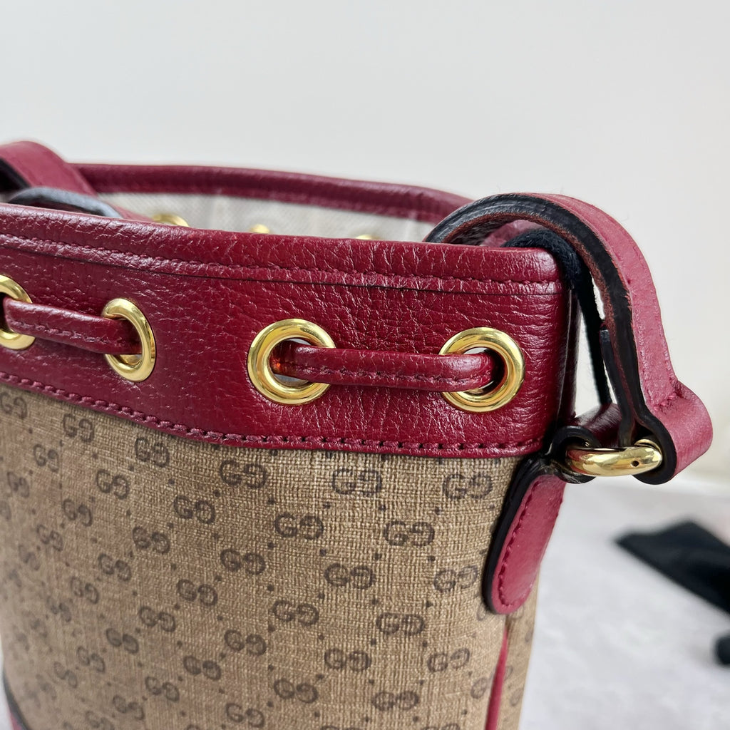 Gucci 647801-2T0AG-8580