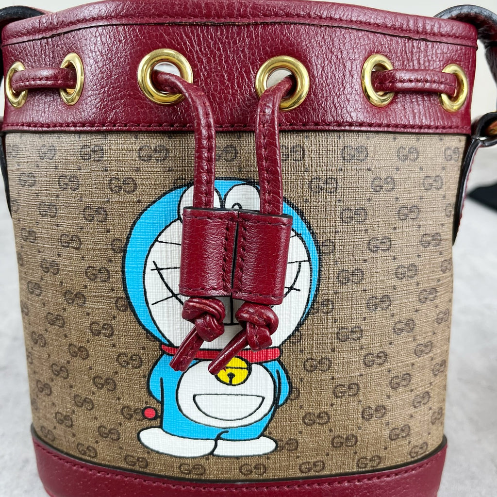 Gucci 647801-2T0AG-8580