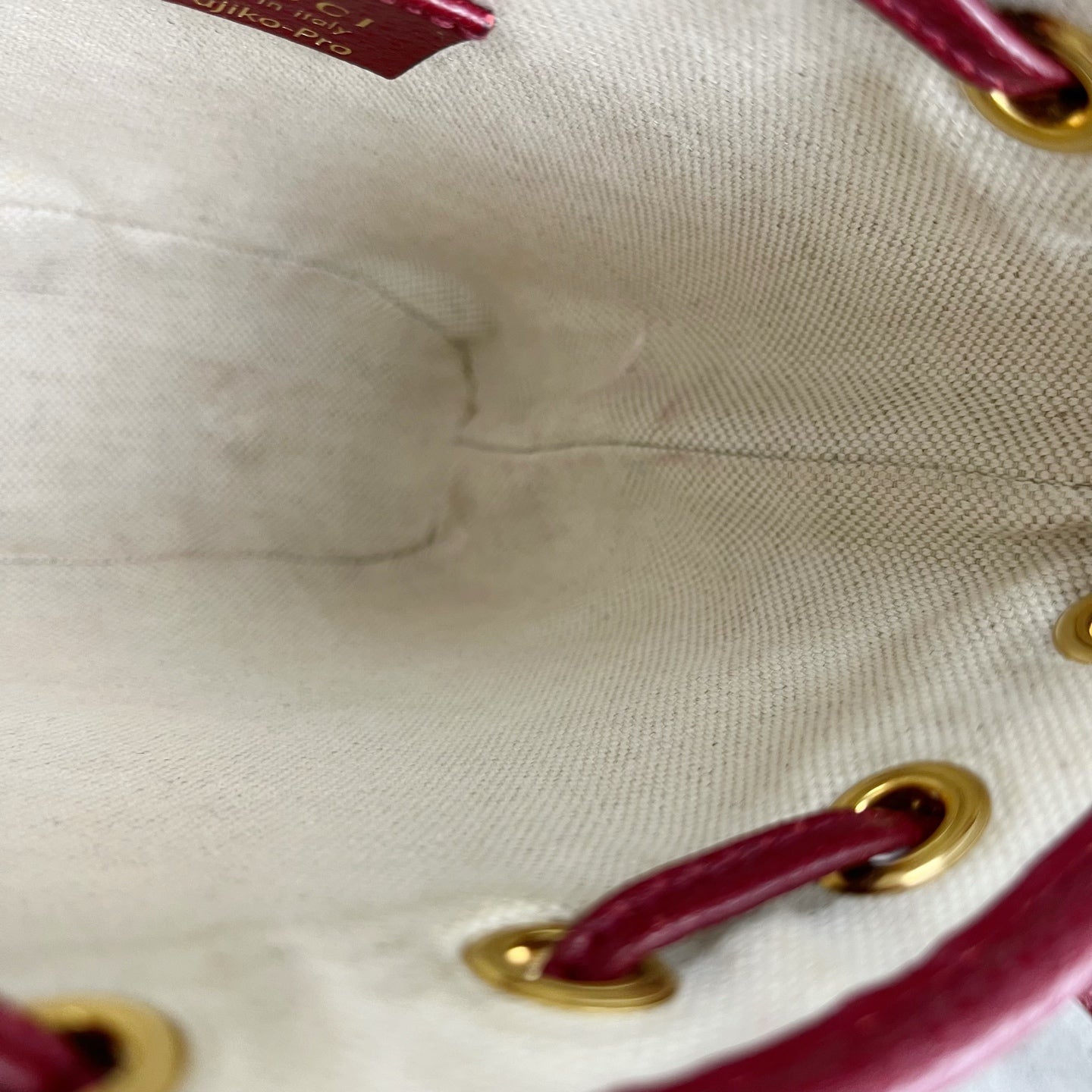 Gucci 647801-2T0AG-8580