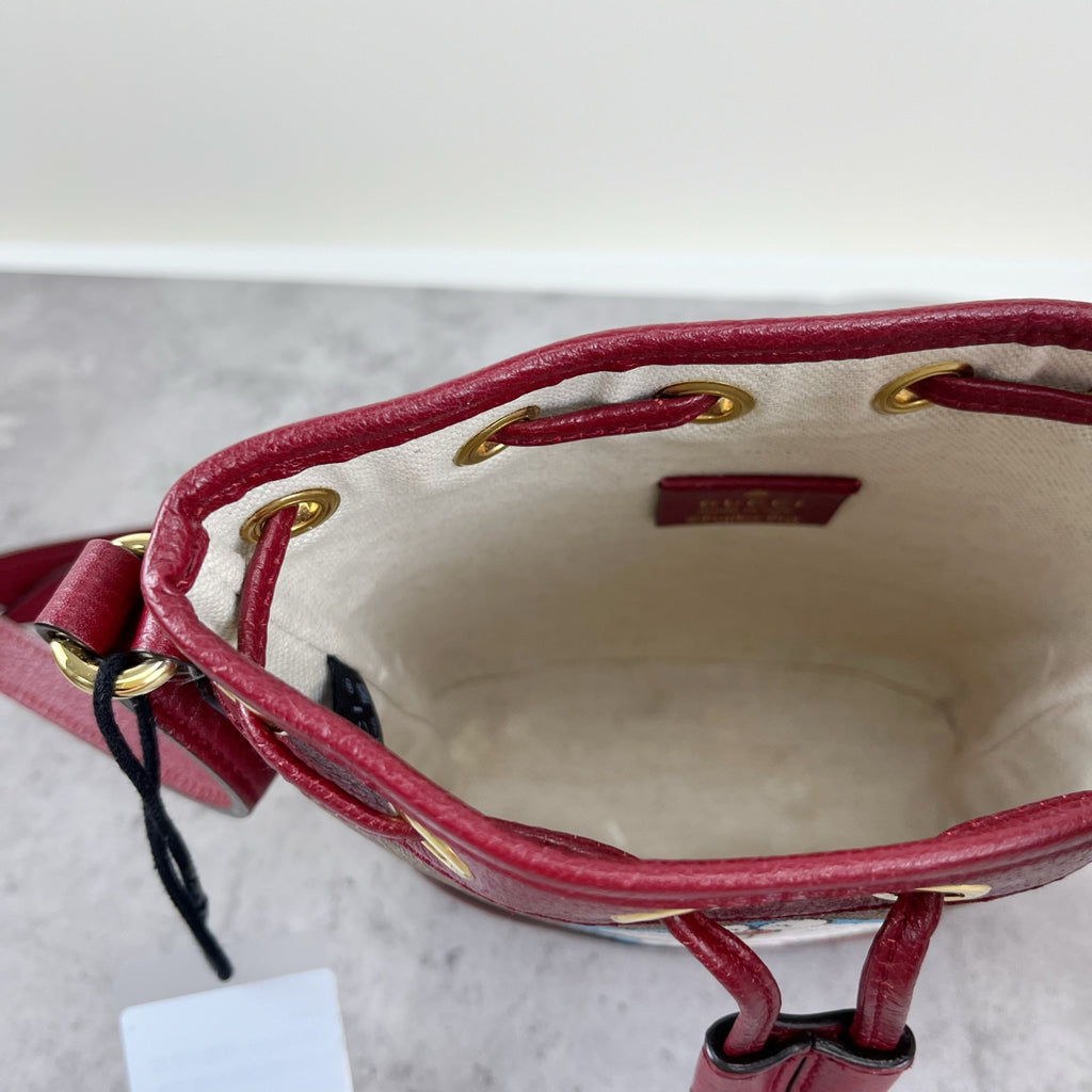 Gucci 647801-2T0AG-8580