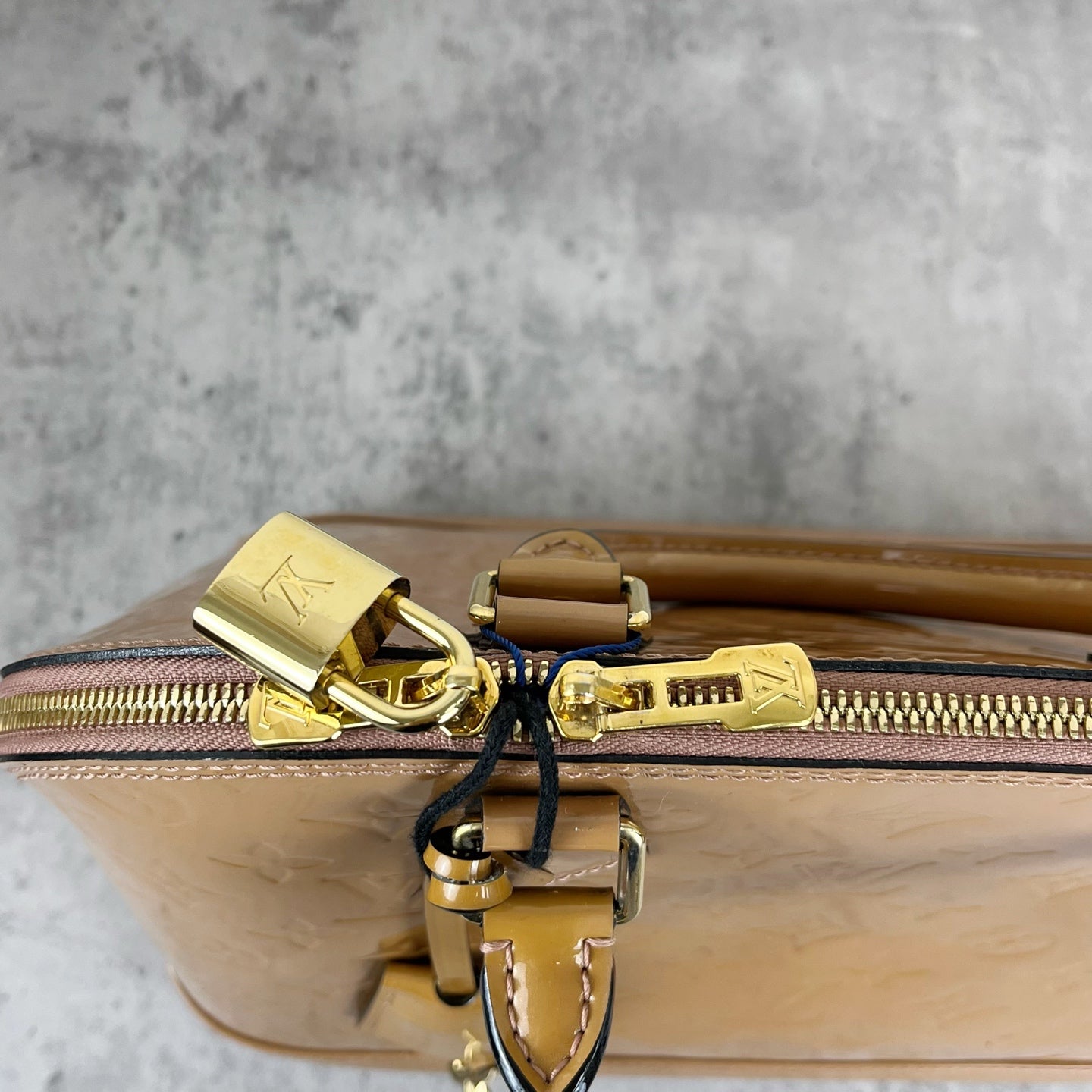 Louis Vuitton M50563
