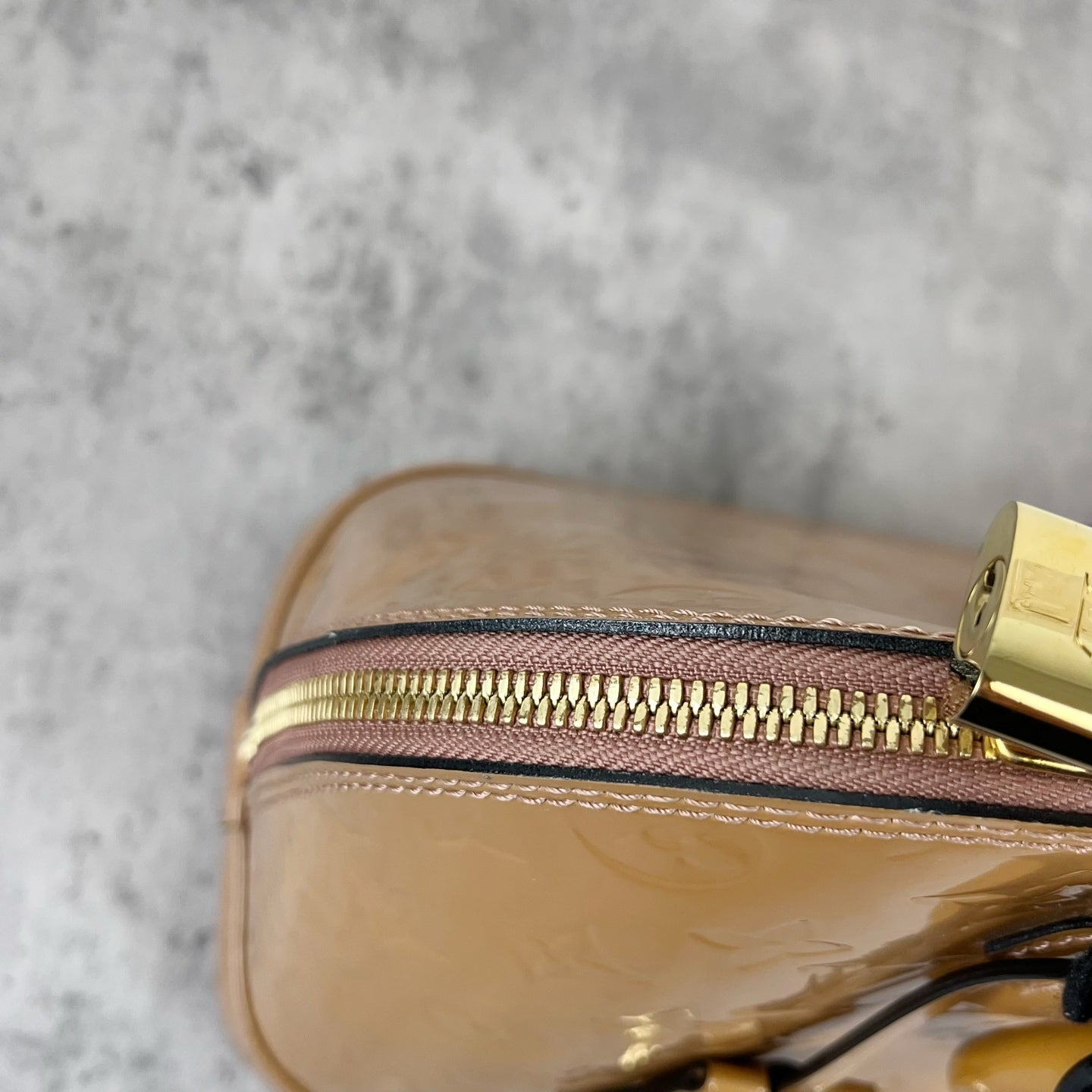 Louis Vuitton M50563