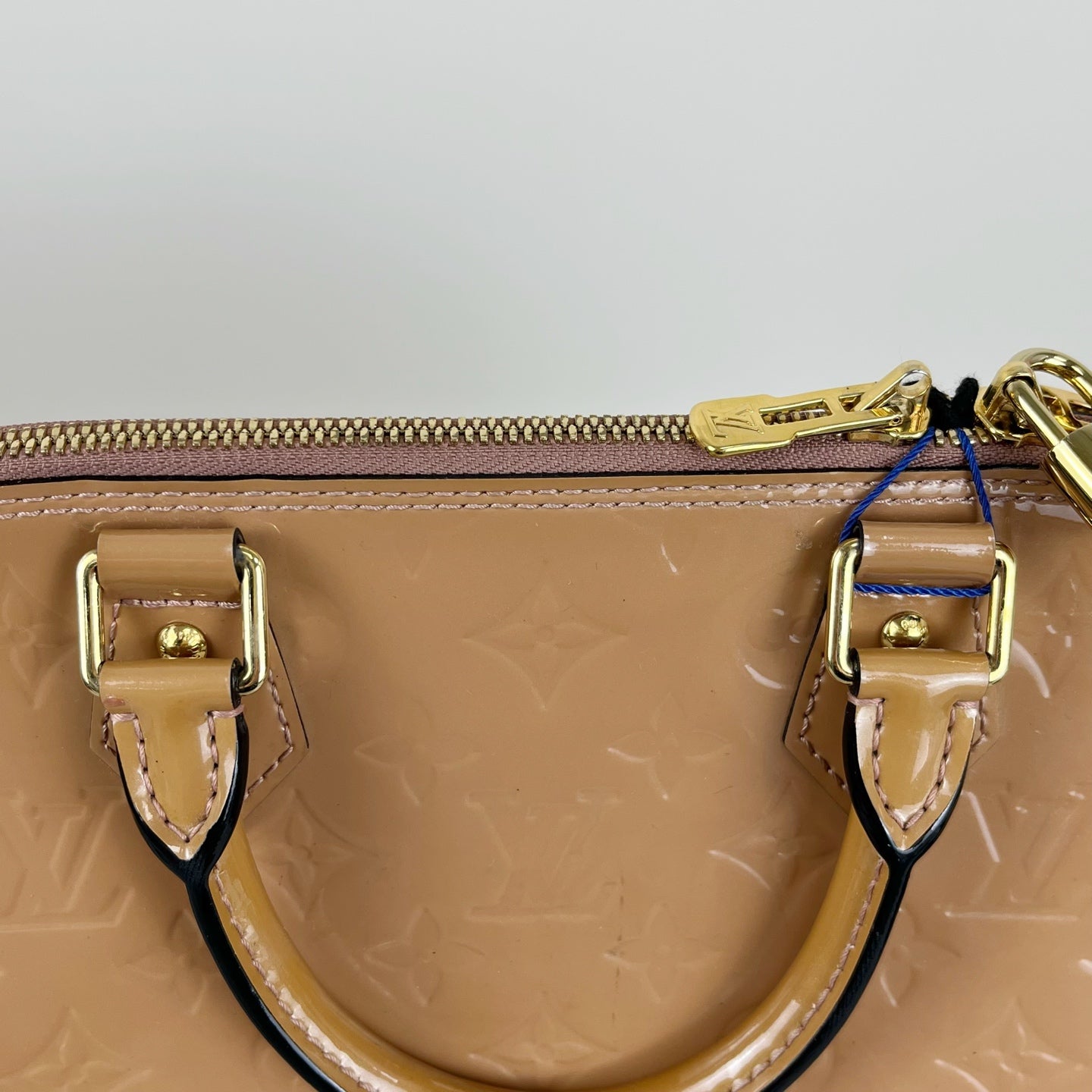 Louis Vuitton M50563