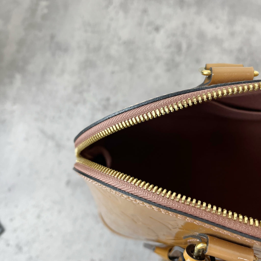 Louis Vuitton M50563
