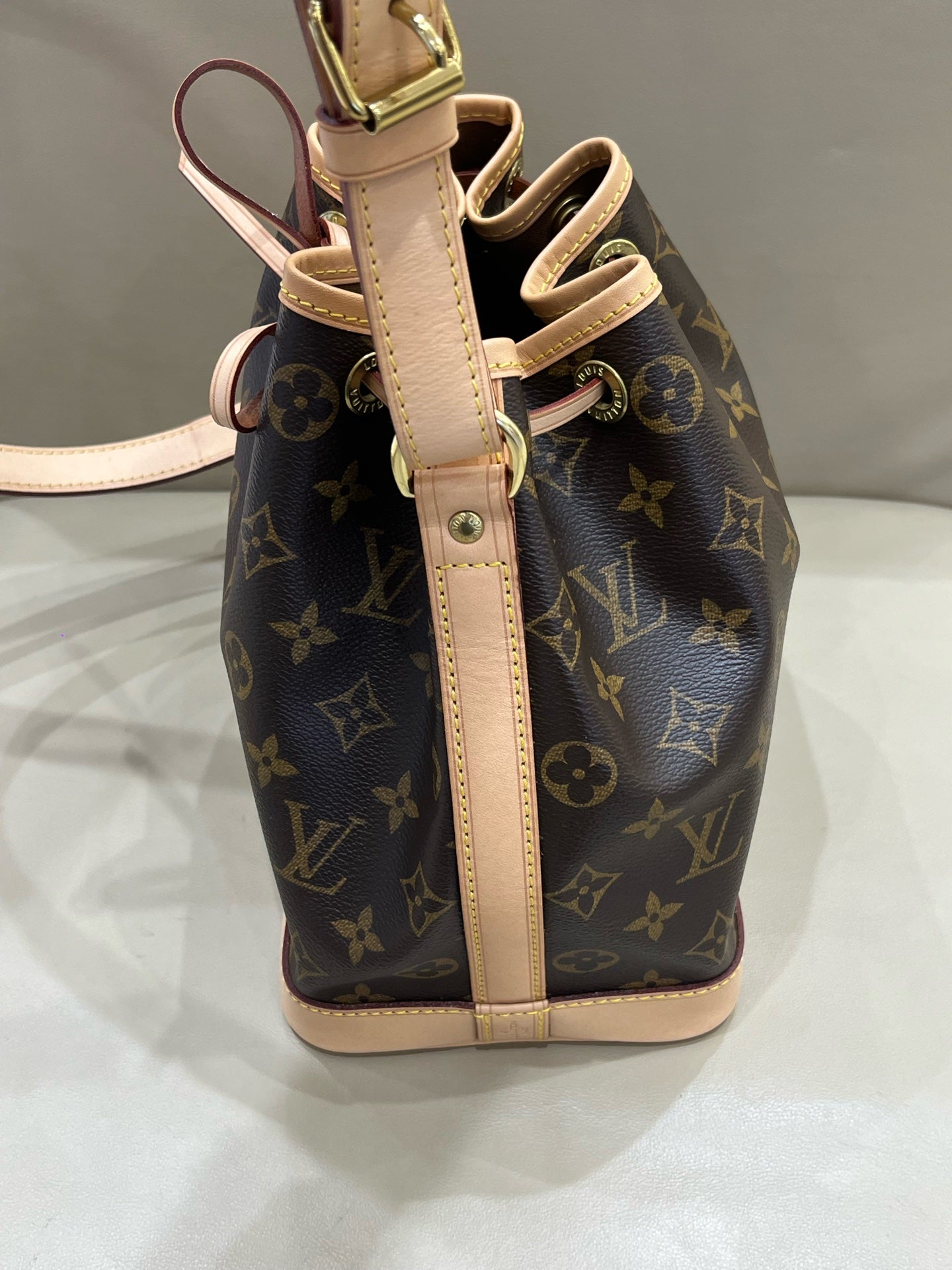 Louis Vuitton NOÉ BB Handbag Bucket & Drawstring Bag 22 x 24 x 15 M46983