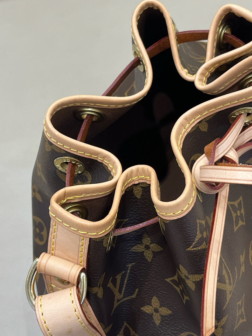 Louis Vuitton NOÉ BB Handbag Bucket & Drawstring Bag 22 x 24 x 15 M46983