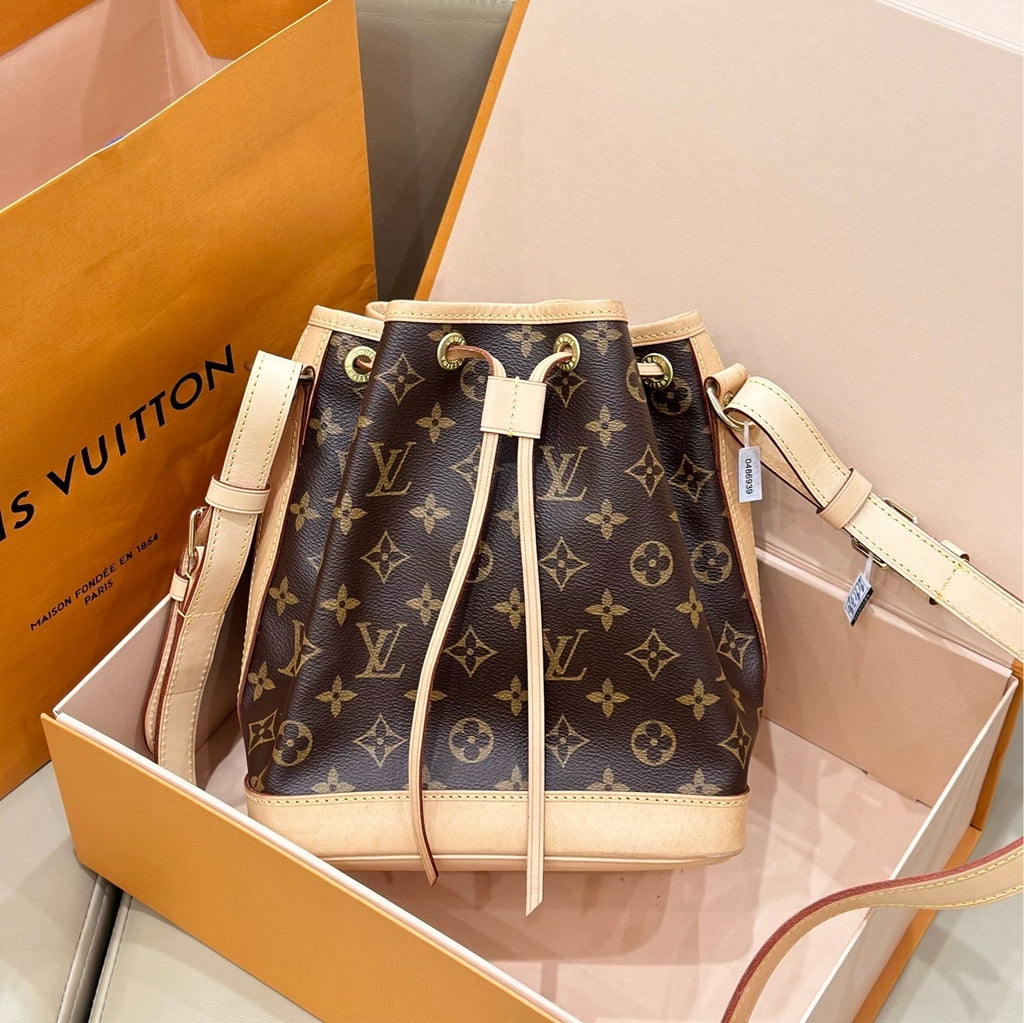 Louis Vuitton NOÉ BB Handbag Bucket & Drawstring Bag 22 x 24 x 15 M46983