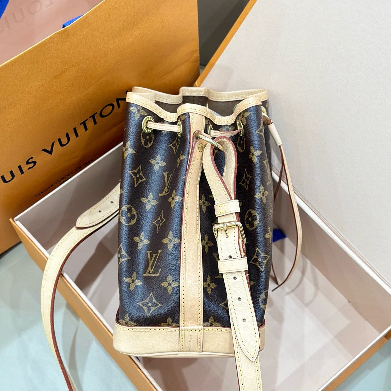 Louis Vuitton NOÉ BB Handbag Bucket & Drawstring Bag 22 x 24 x 15 M46983