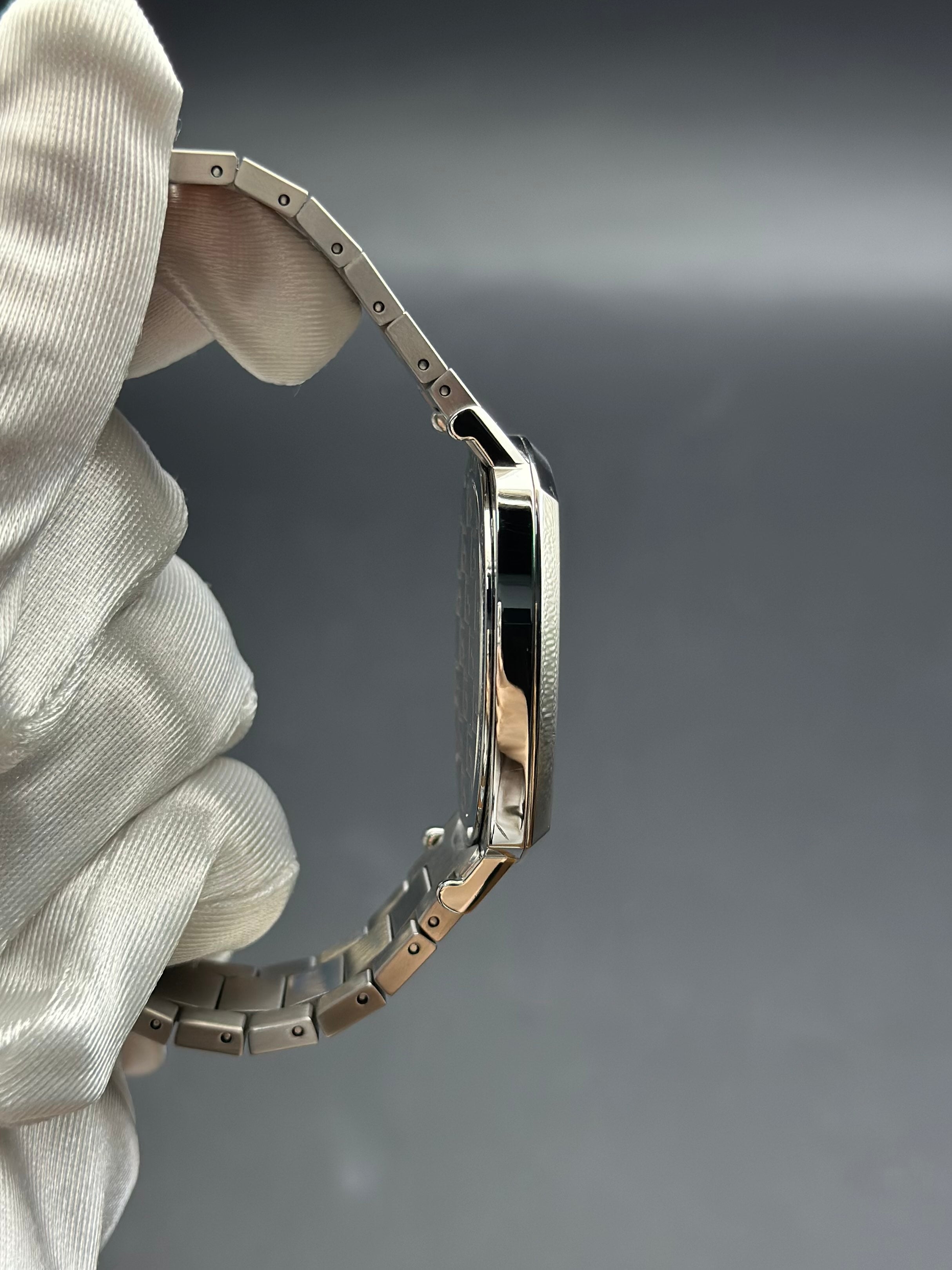 Gucci Blue Quartz watch