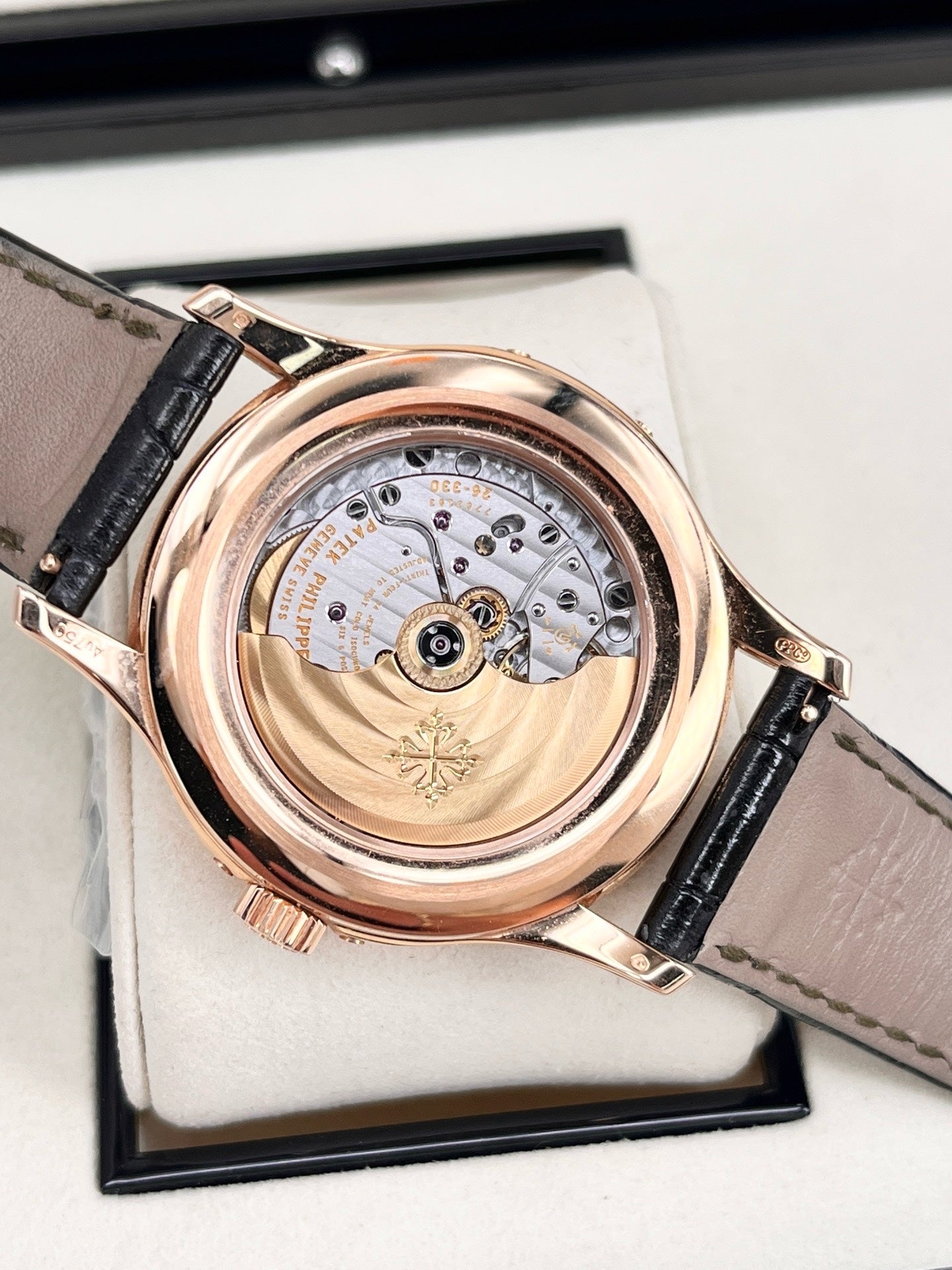Patek Philippe Rose gold Automatic (self-winding) watch