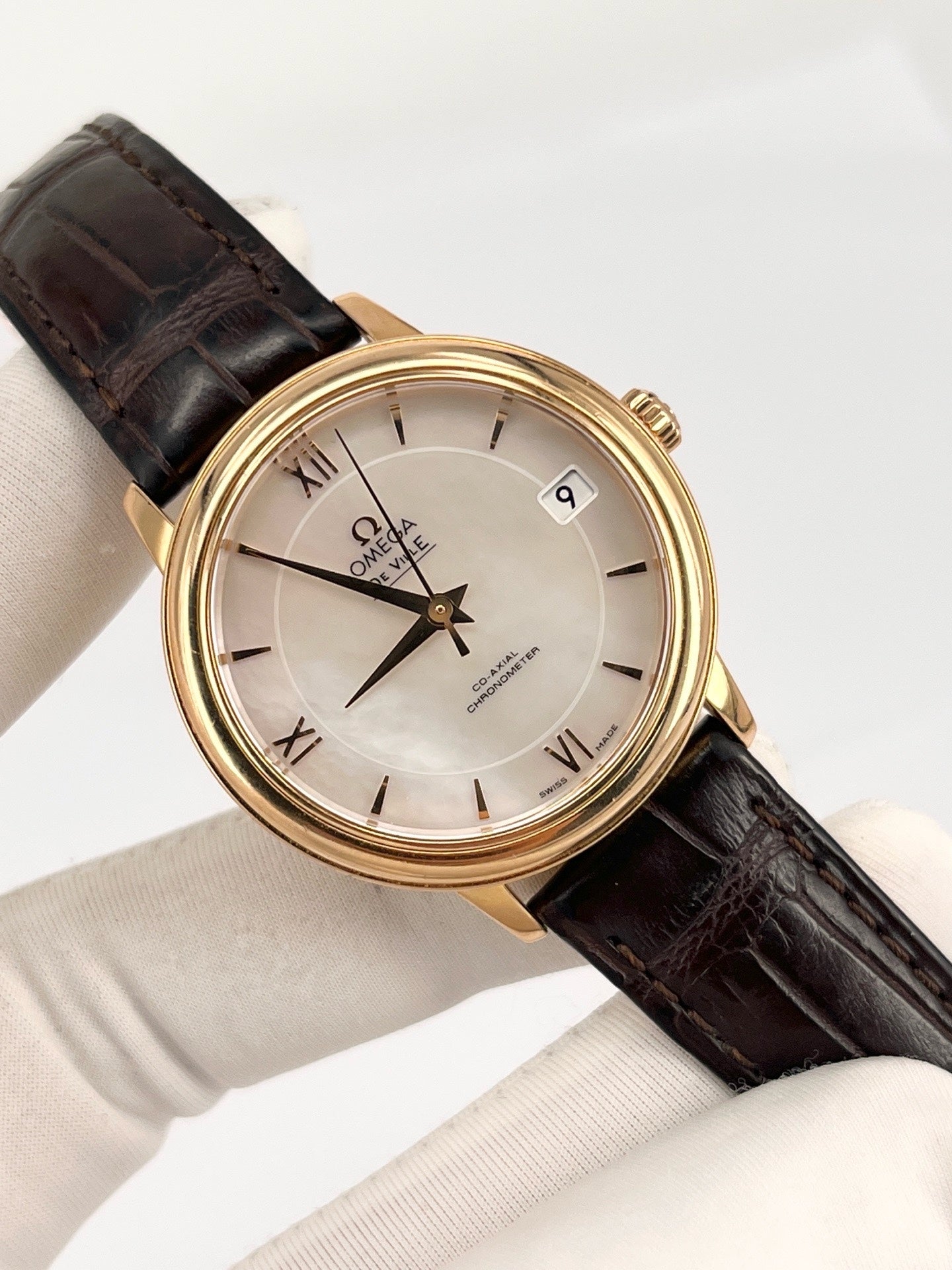 Omega Rose gold Mechanical watch