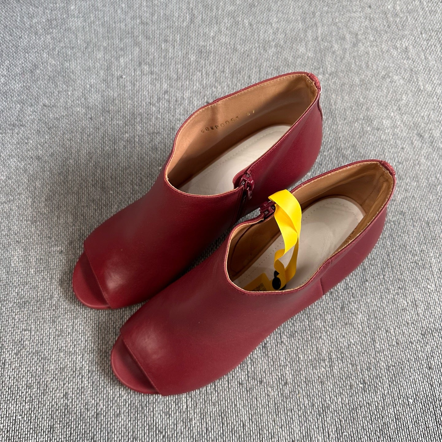 空白 Ankle boots