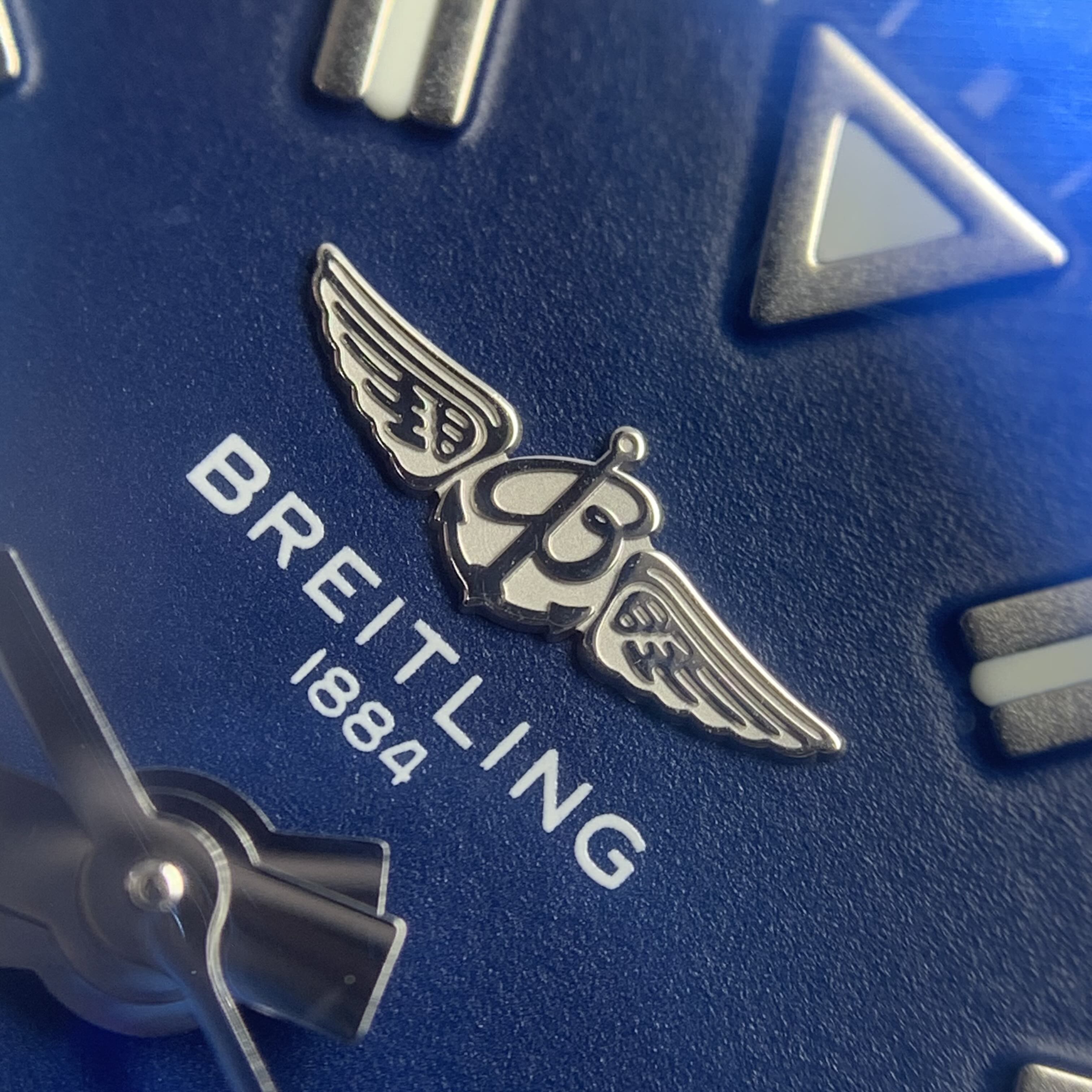 Breitling Avenger 43 millimeters A17318101C1A1