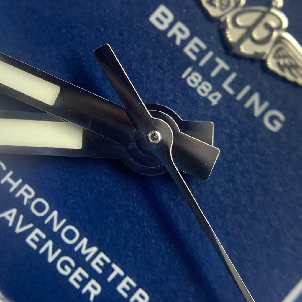 Breitling Avenger 43 millimeters A17318101C1A1