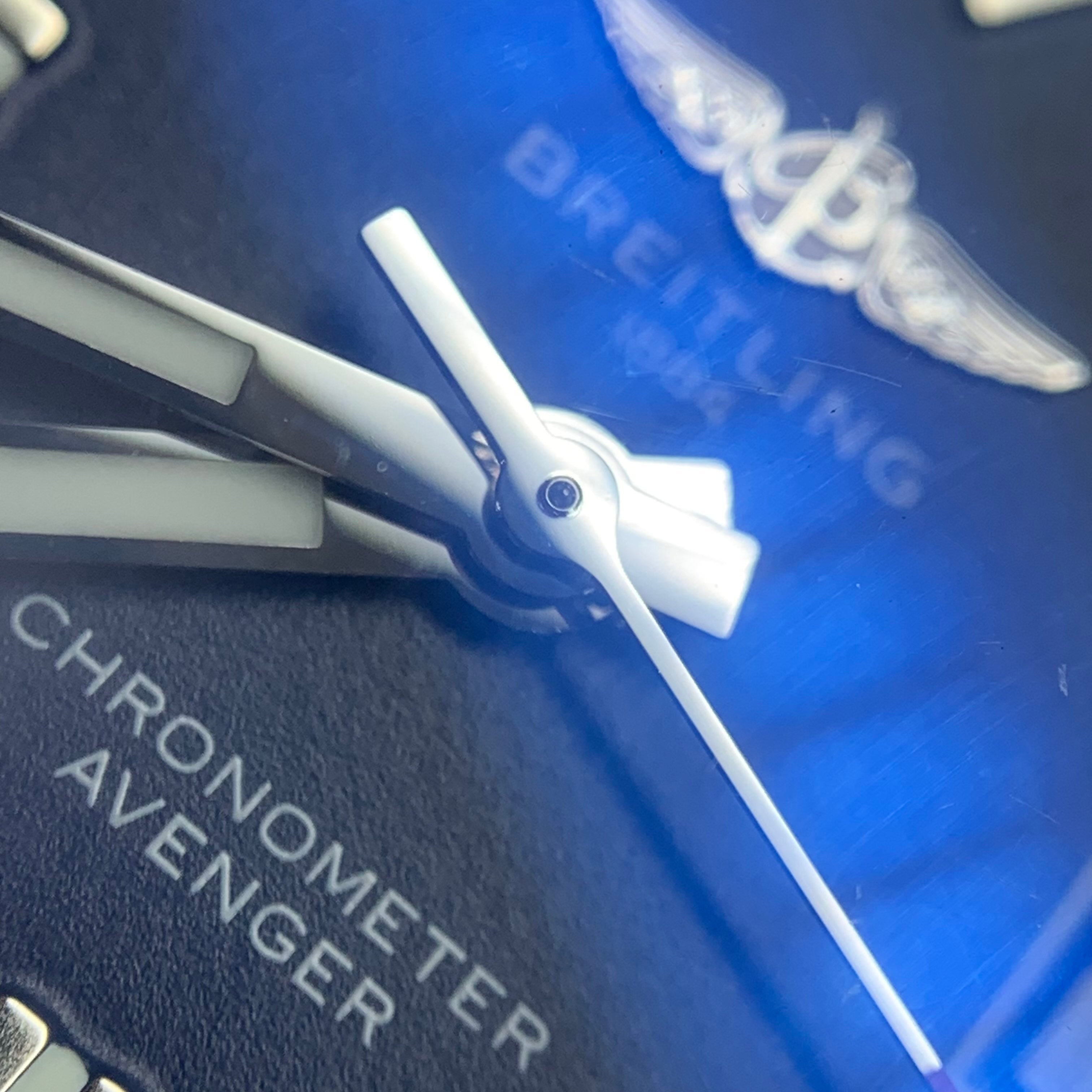 Breitling Avenger 43 millimeters A17318101C1A1