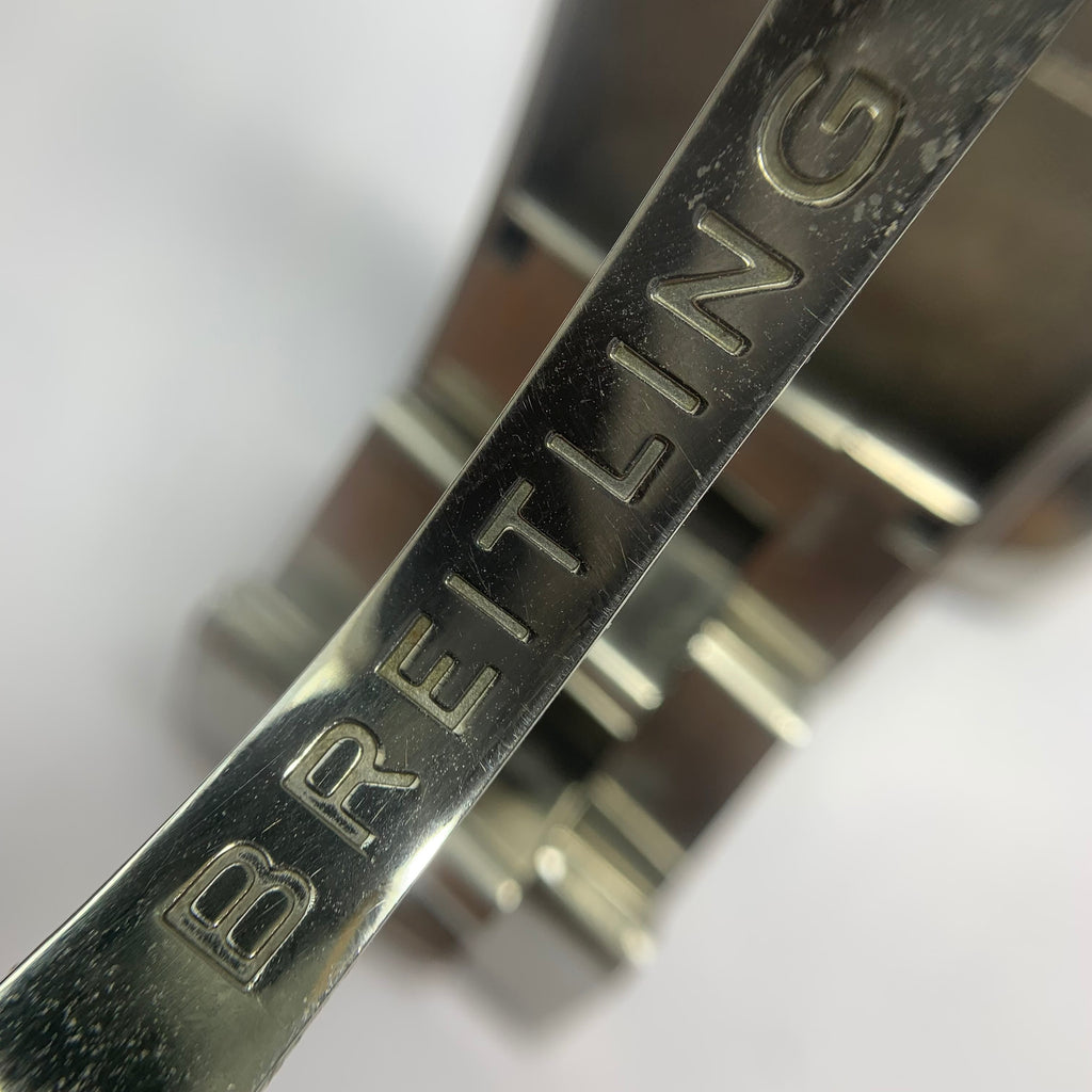 Breitling Avenger 43 millimeters A17318101C1A1