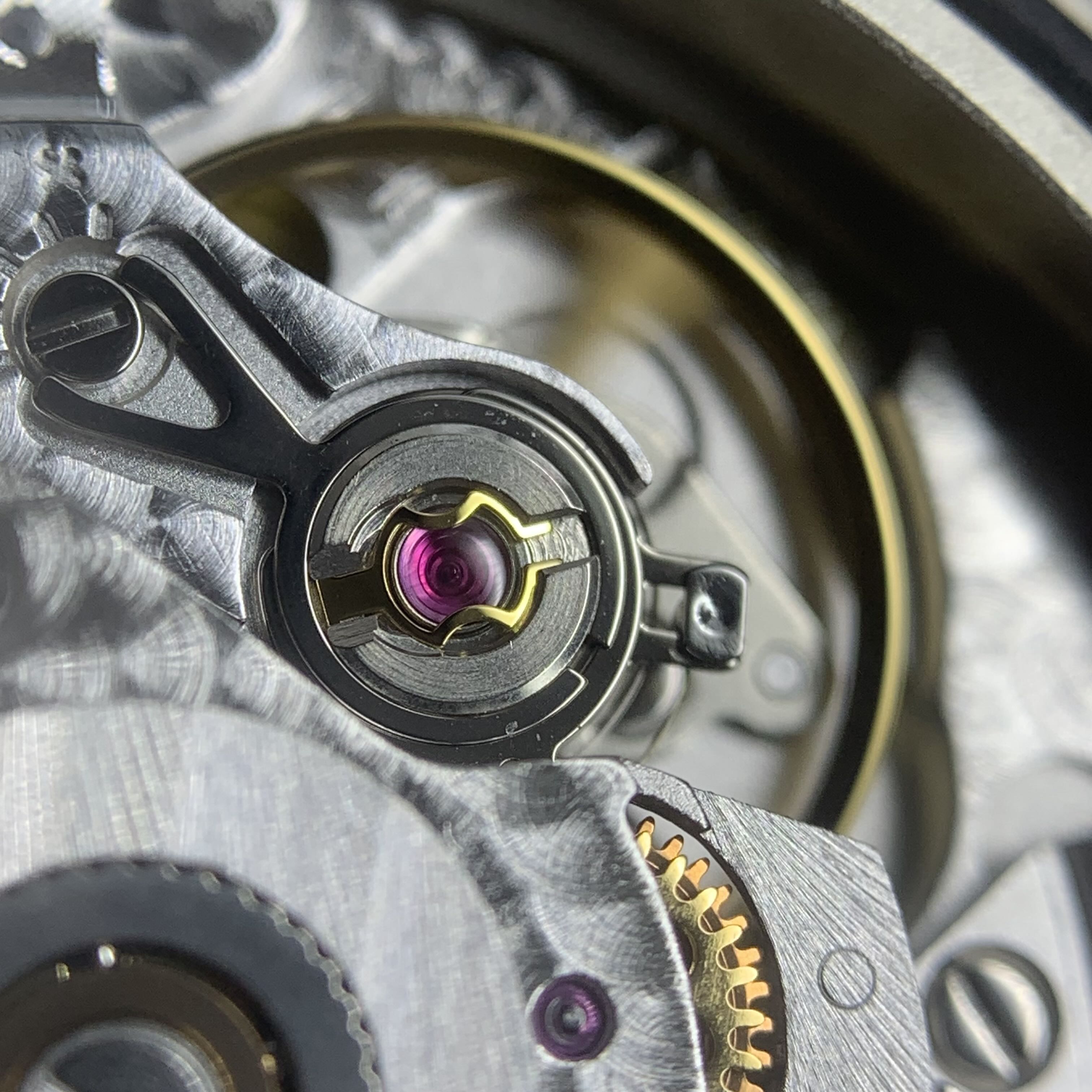 Breitling Avenger 43 millimeters A17318101C1A1
