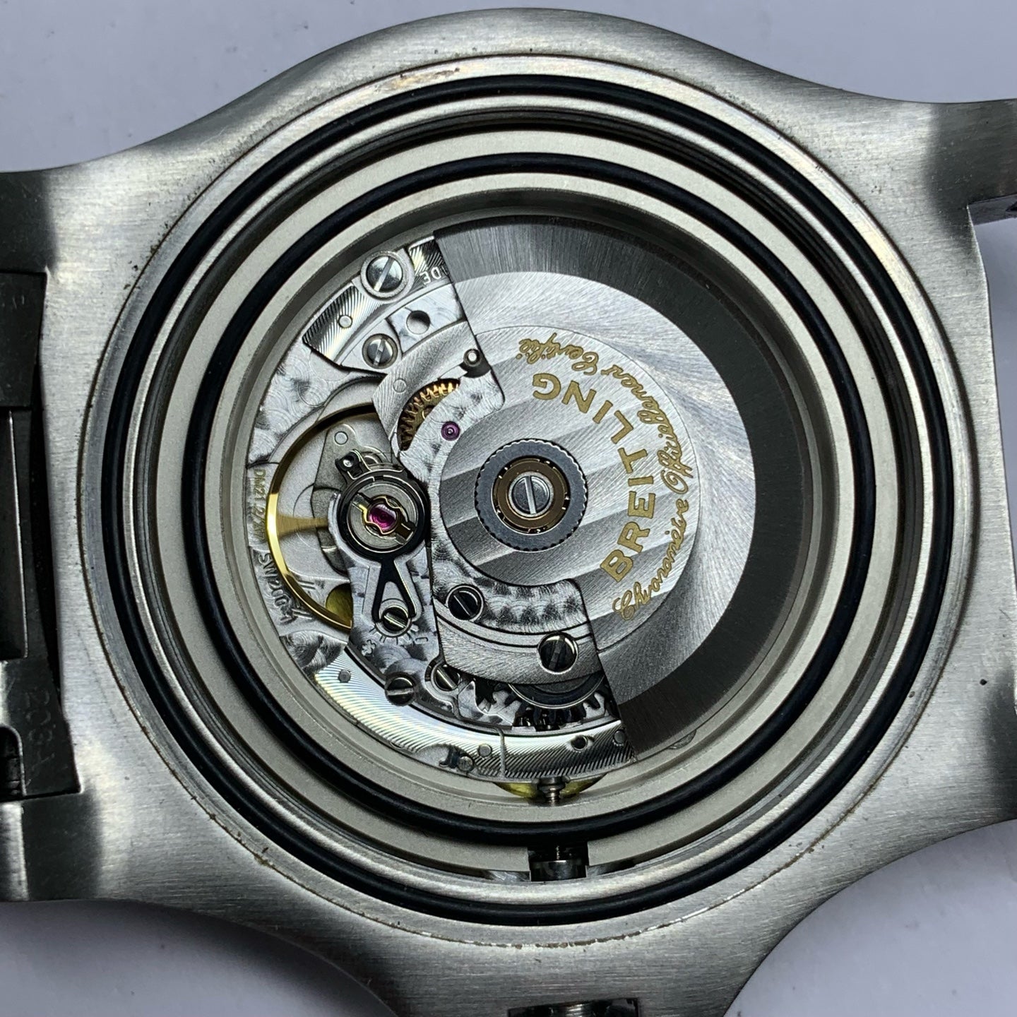 Breitling Avenger 43 millimeters A17318101C1A1
