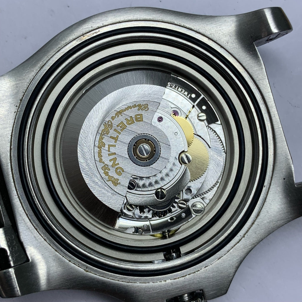Breitling Avenger 43 millimeters A17318101C1A1