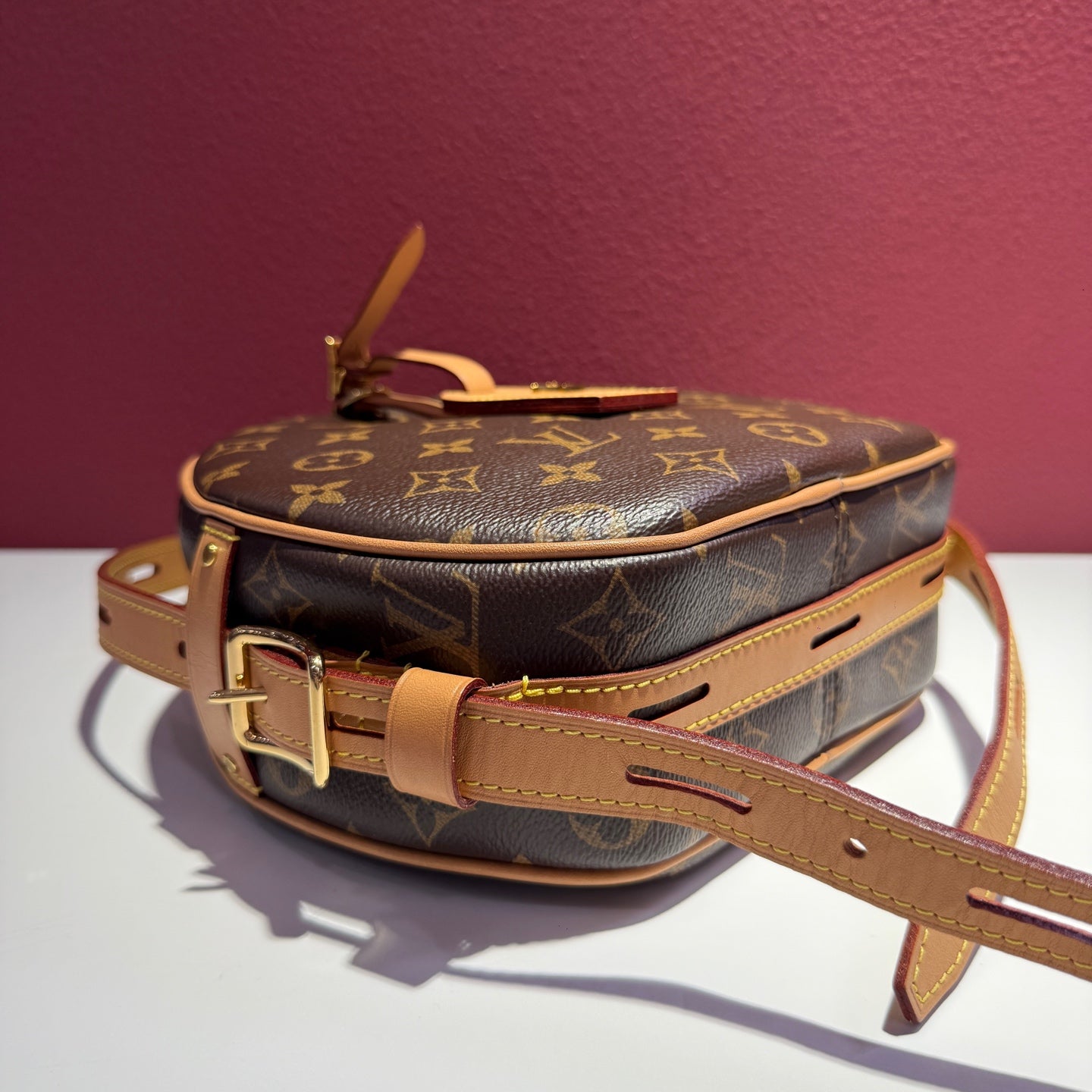 Louis Vuitton Crossbody 20.0x 22.5x 8.0 cm