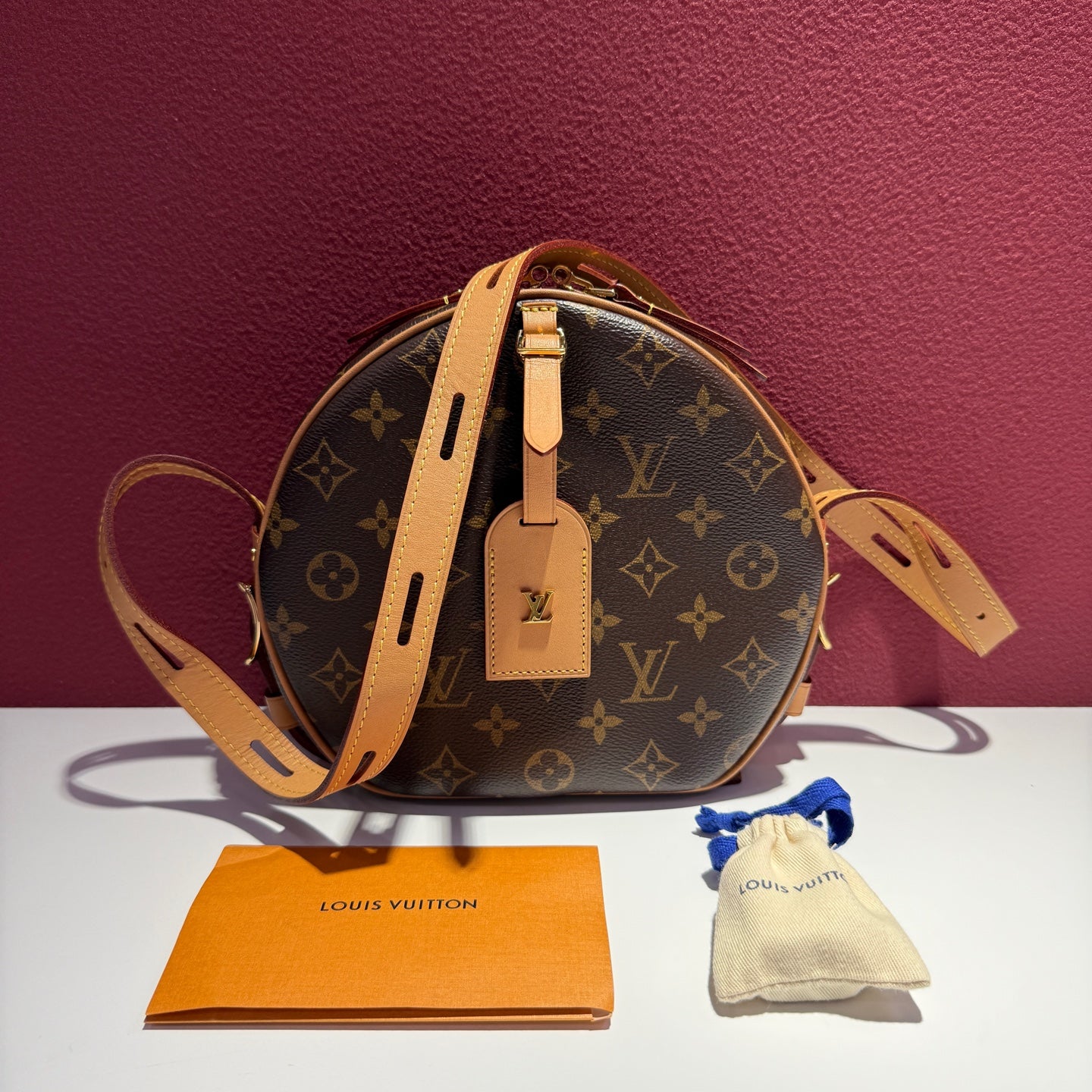 Louis Vuitton Crossbody 20.0x 22.5x 8.0 cm