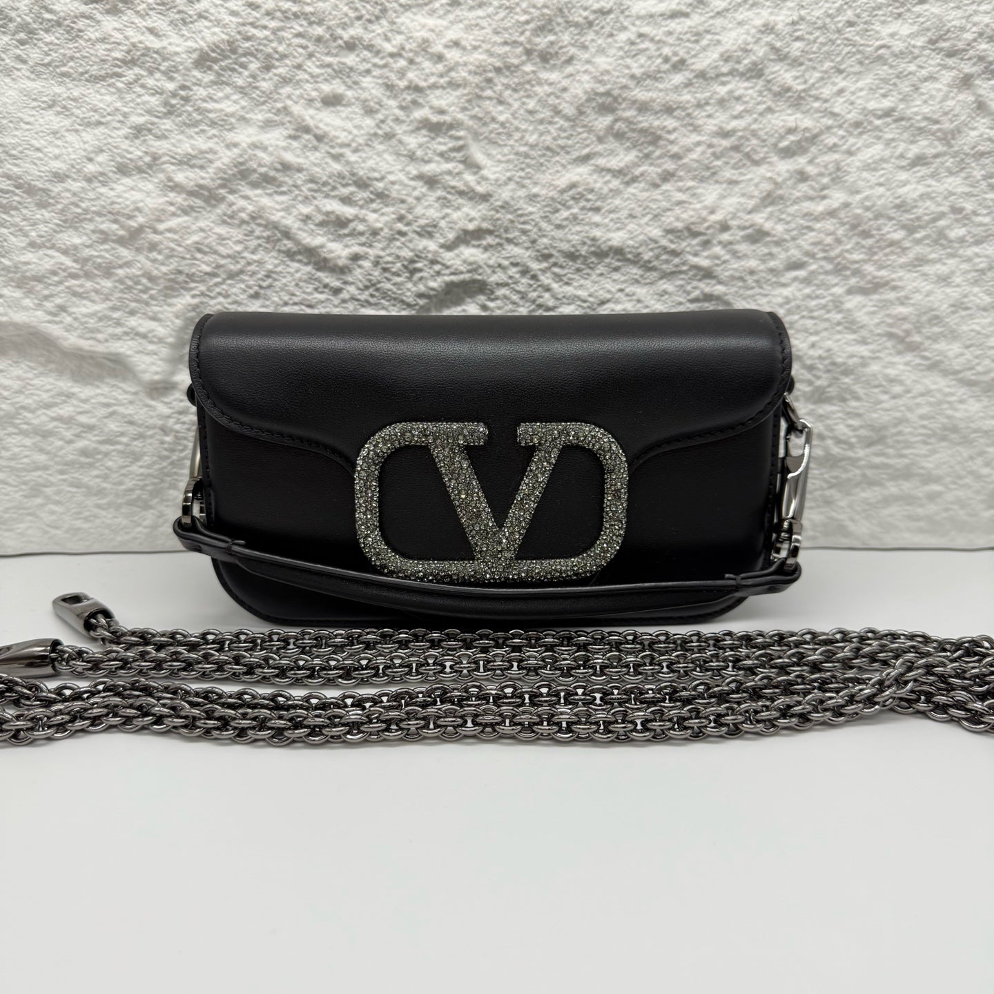 Valentino Black Crossbody 19 cm wide x 10.5 cm high x 5 cm deep WB0K53CWR_249