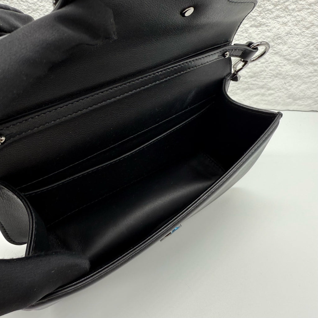 Valentino Black Crossbody 19 cm wide x 10.5 cm high x 5 cm deep WB0K53CWR_249
