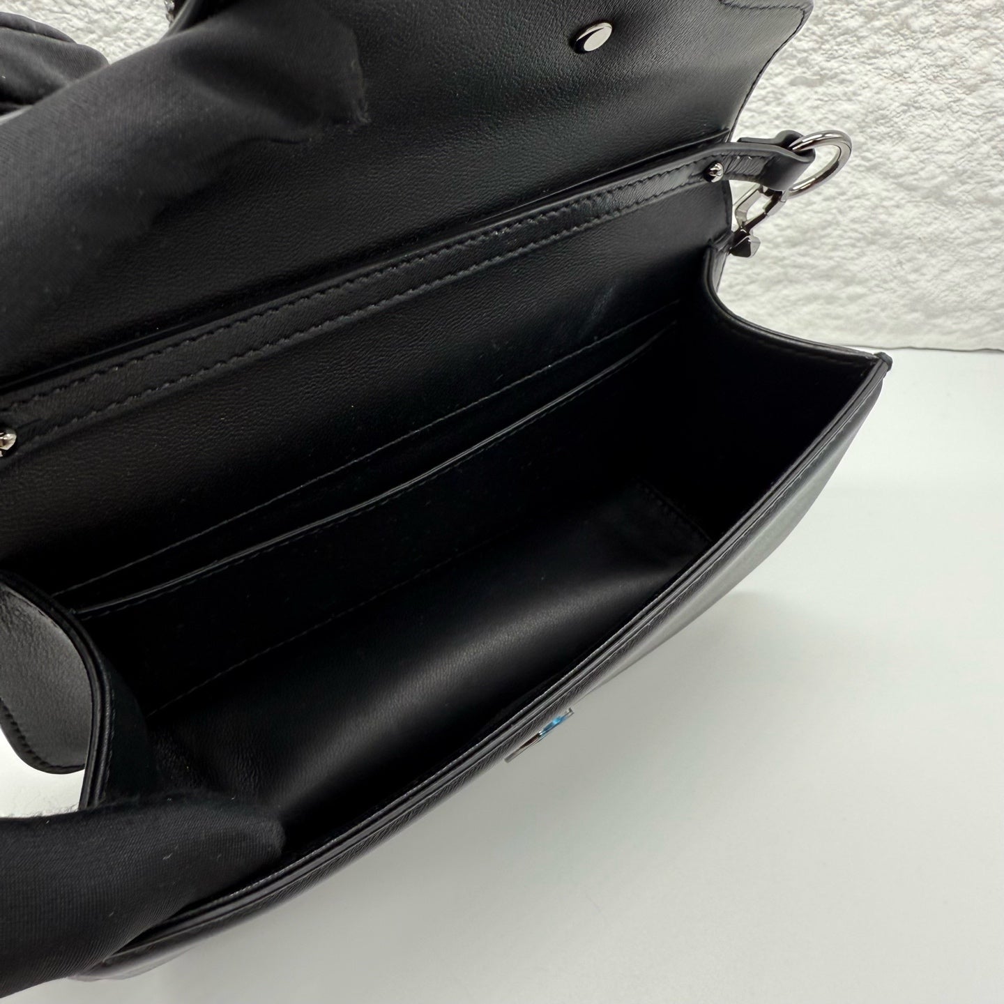 Valentino Black Crossbody 19 cm wide x 10.5 cm high x 5 cm deep WB0K53CWR_249