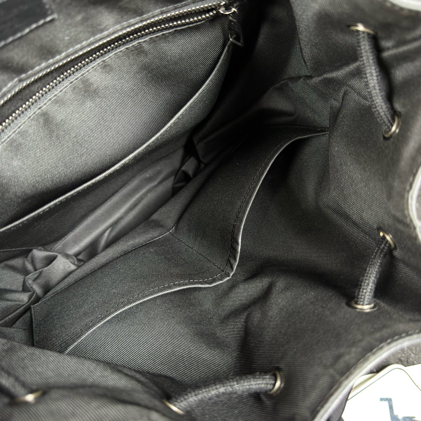Louis Vuitton Christopher Backpack 32 x 39 x 12 M46331