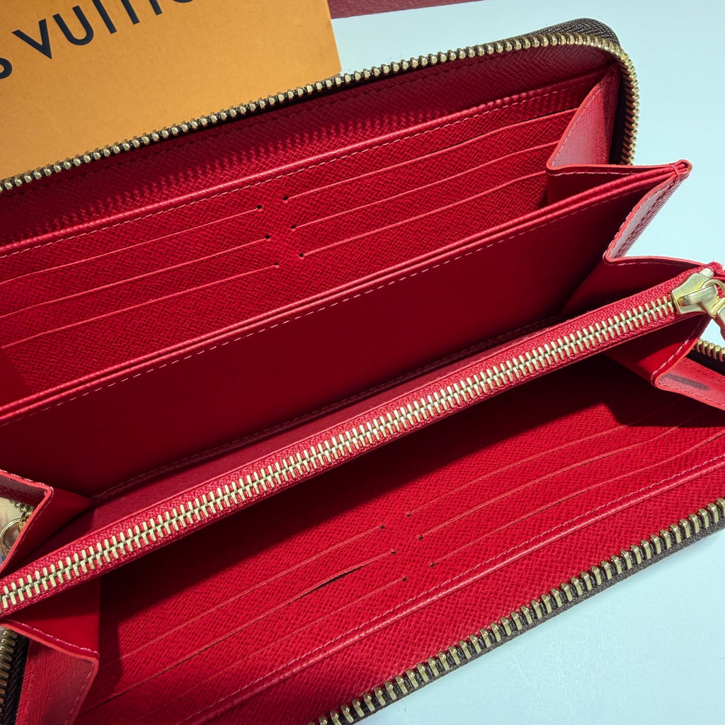 Louis Vuitton Clutch