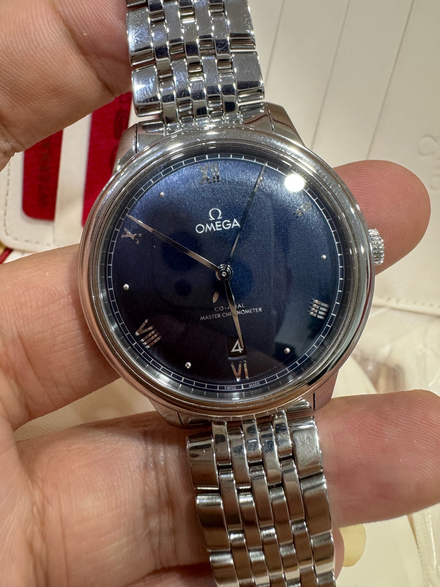Omega Flying Disc Series 40 434.10.40.20.03.001
