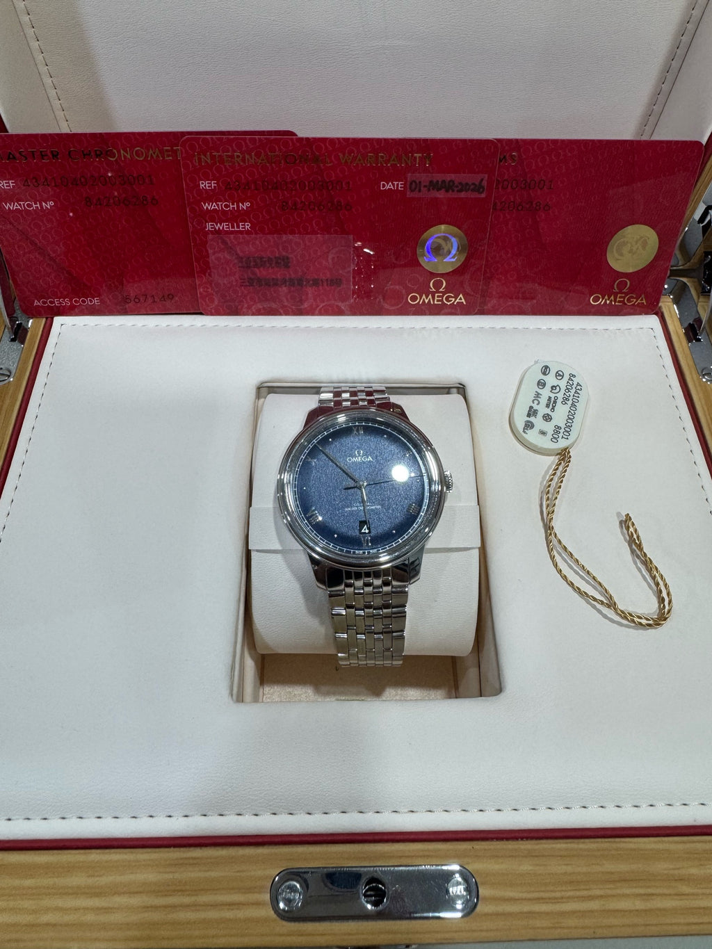 Omega Flying Disc Series 40 434.10.40.20.03.001