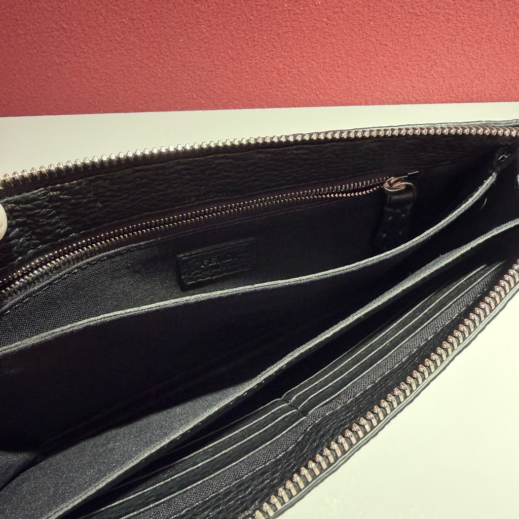 Fendi Black Clutch 23 Cm x 15 Cm x 3 Cm 7VA350X4KF0R2A
