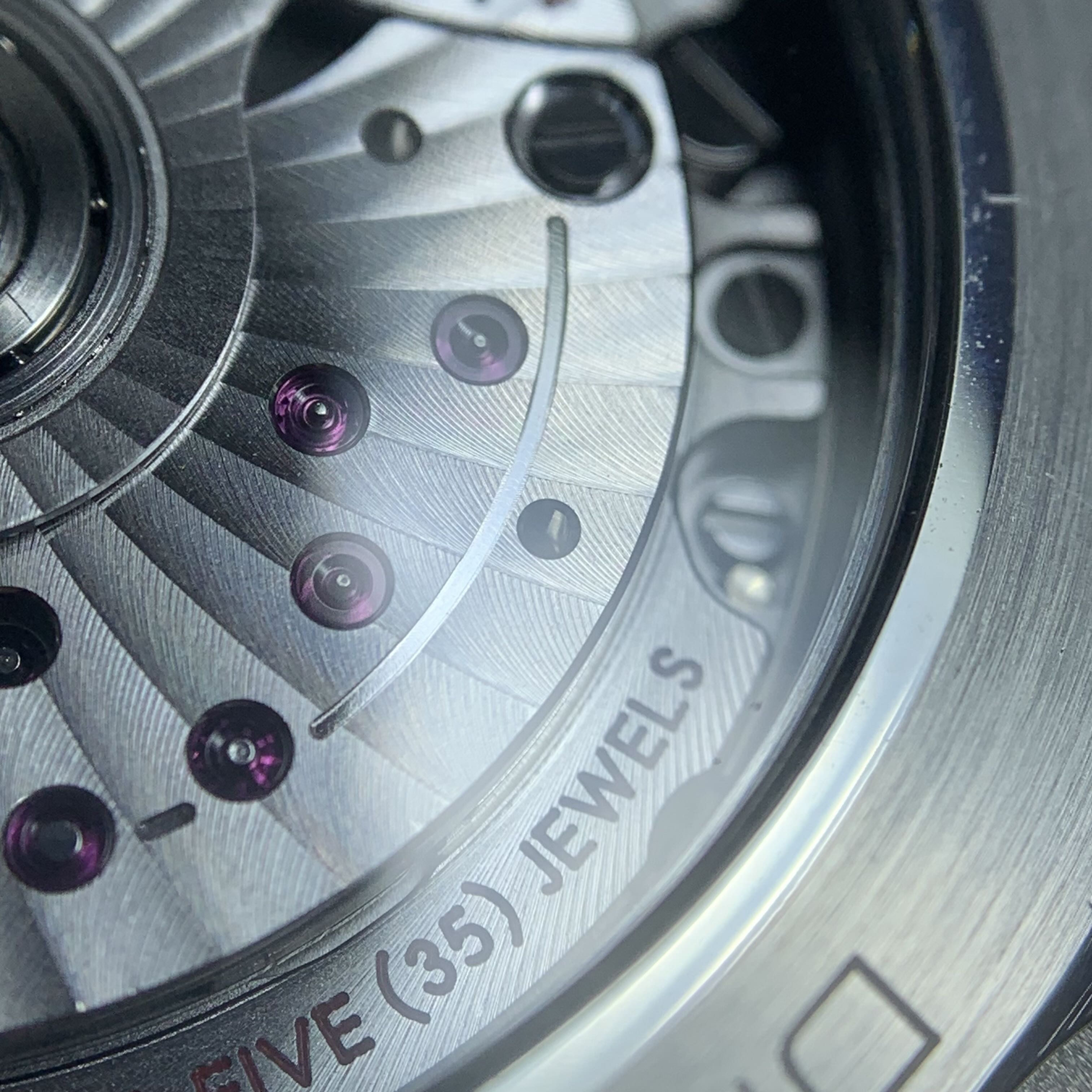 Omega Seahorse Series 42 210.22.42.20.01.001