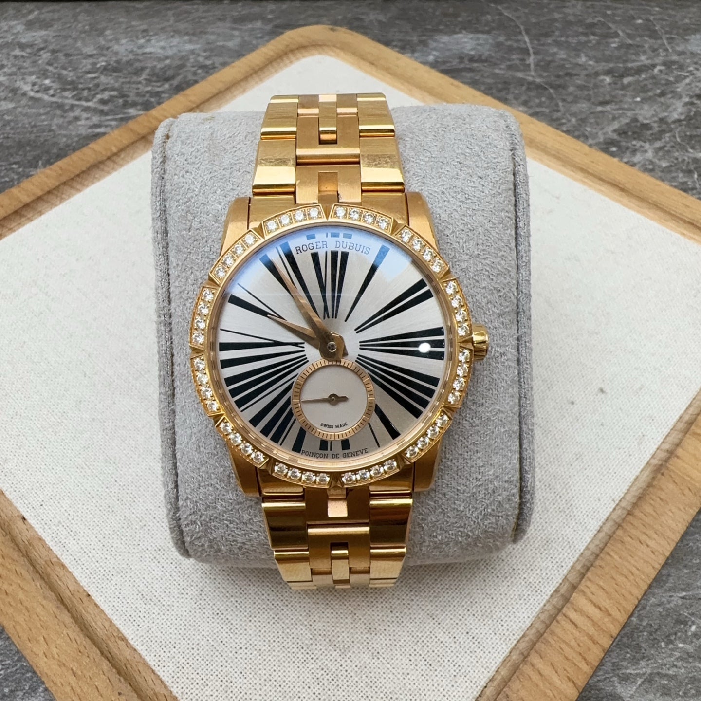 Roger Dubuis White Automatic (self-winding) watch
