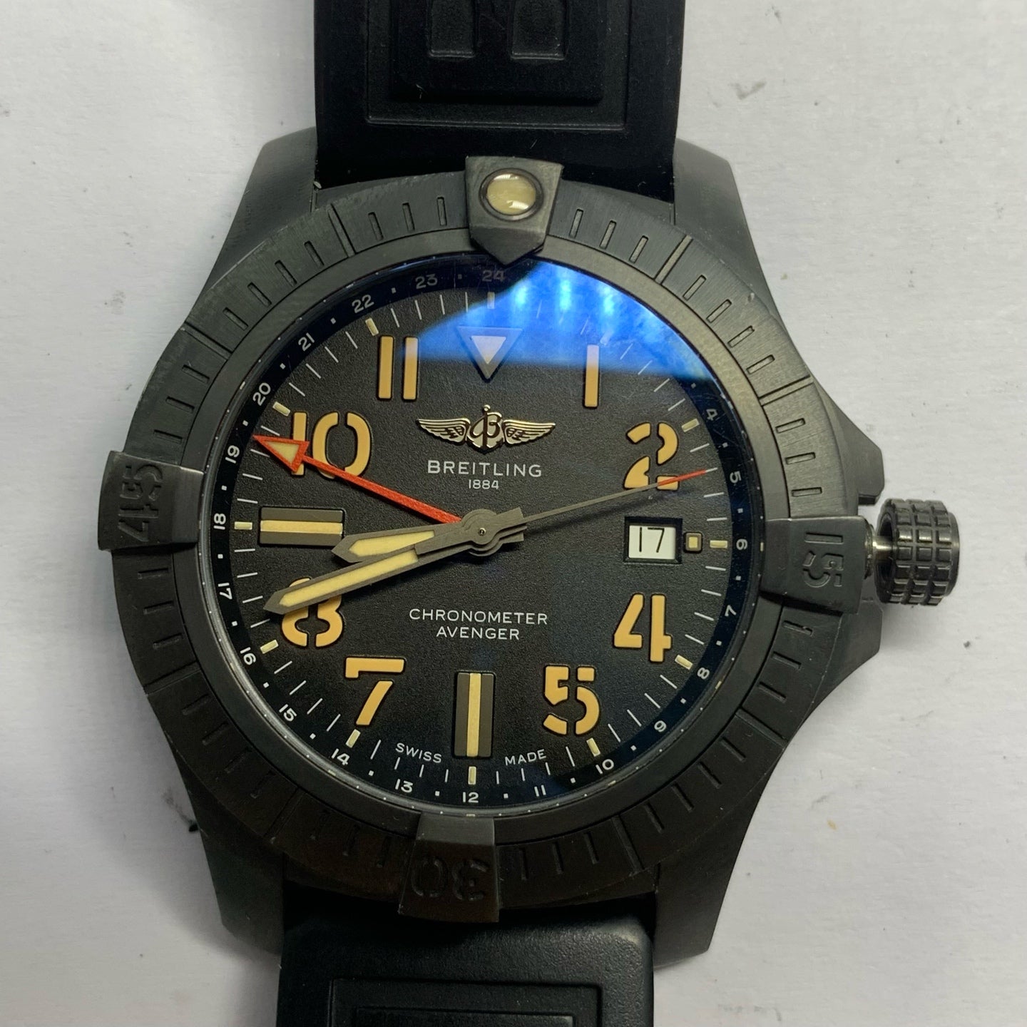 Breitling Avenger 45 millimeters V32395101B1X3