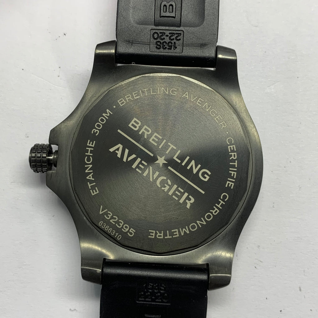 Breitling Avenger 45 millimeters V32395101B1X3