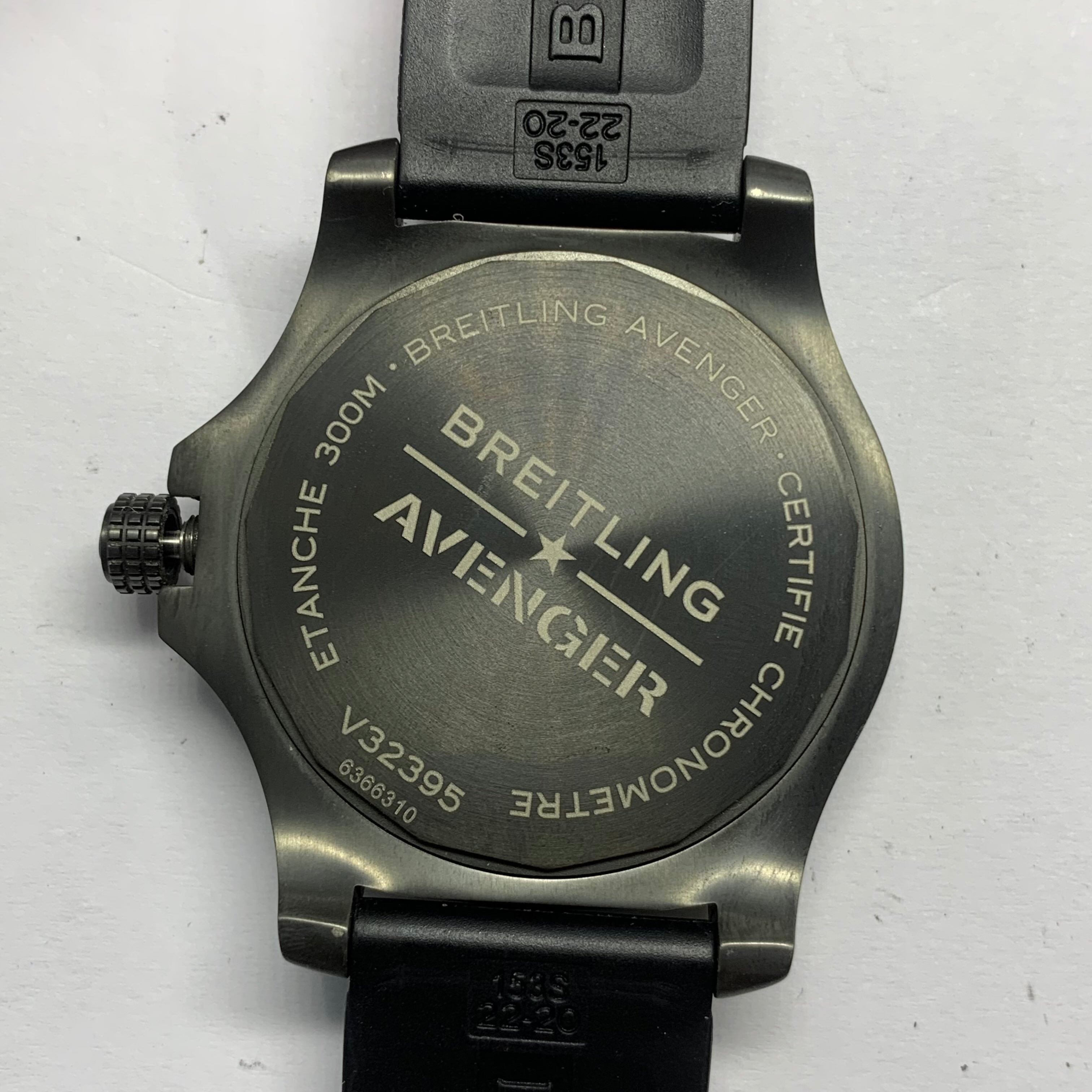 Breitling Avenger 45 millimeters V32395101B1X3
