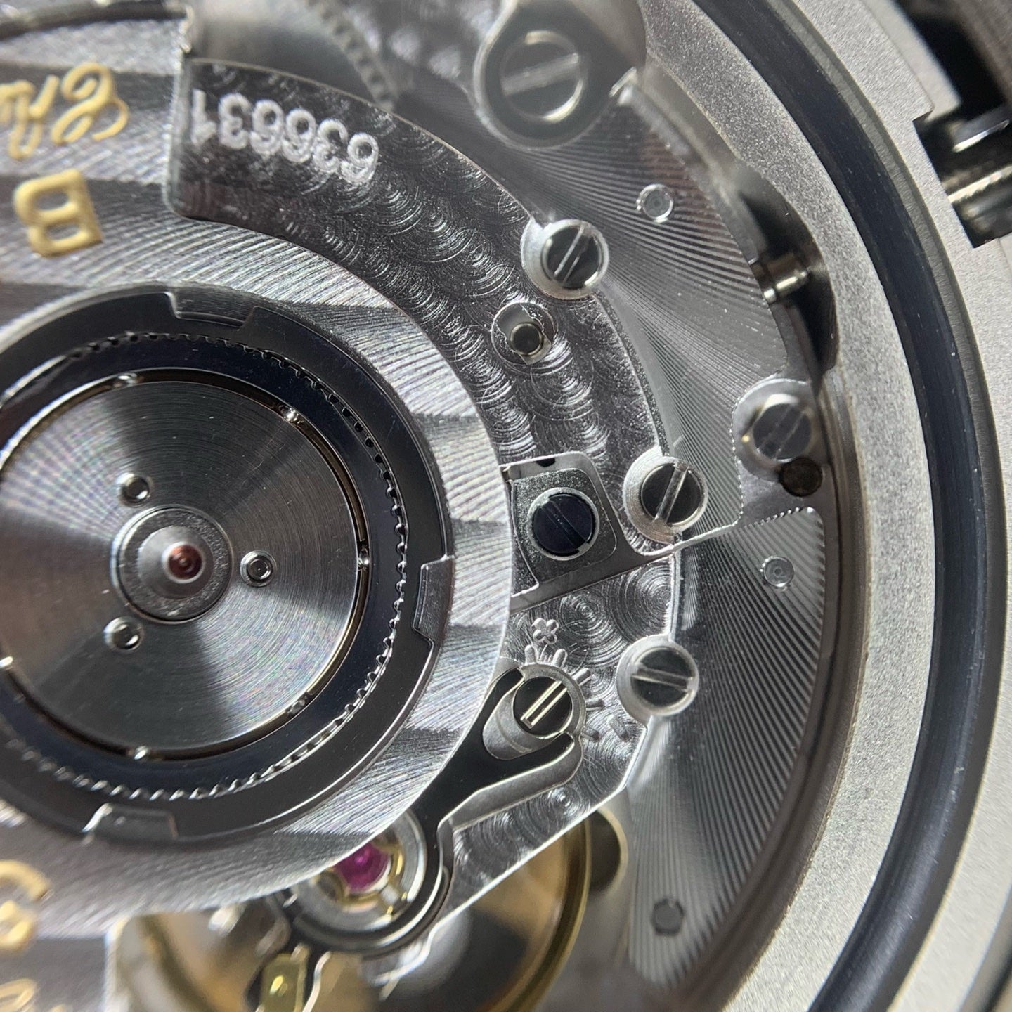 Breitling Avenger 45 millimeters V32395101B1X3