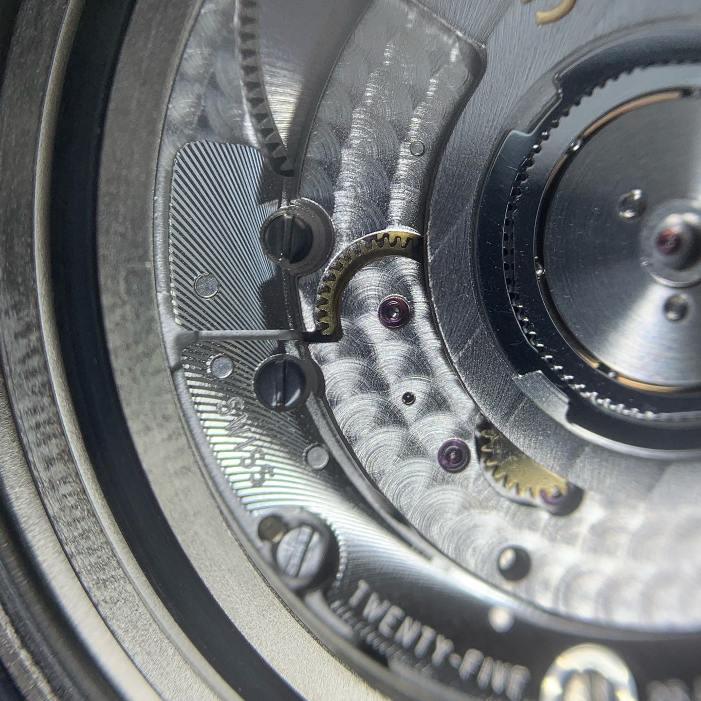 Breitling Avenger 45 millimeters V32395101B1X3