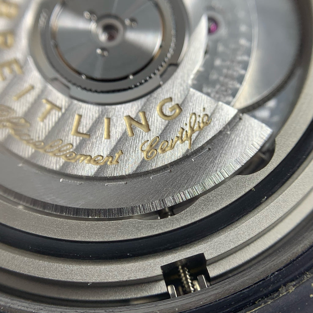 Breitling Avenger 45 millimeters V32395101B1X3