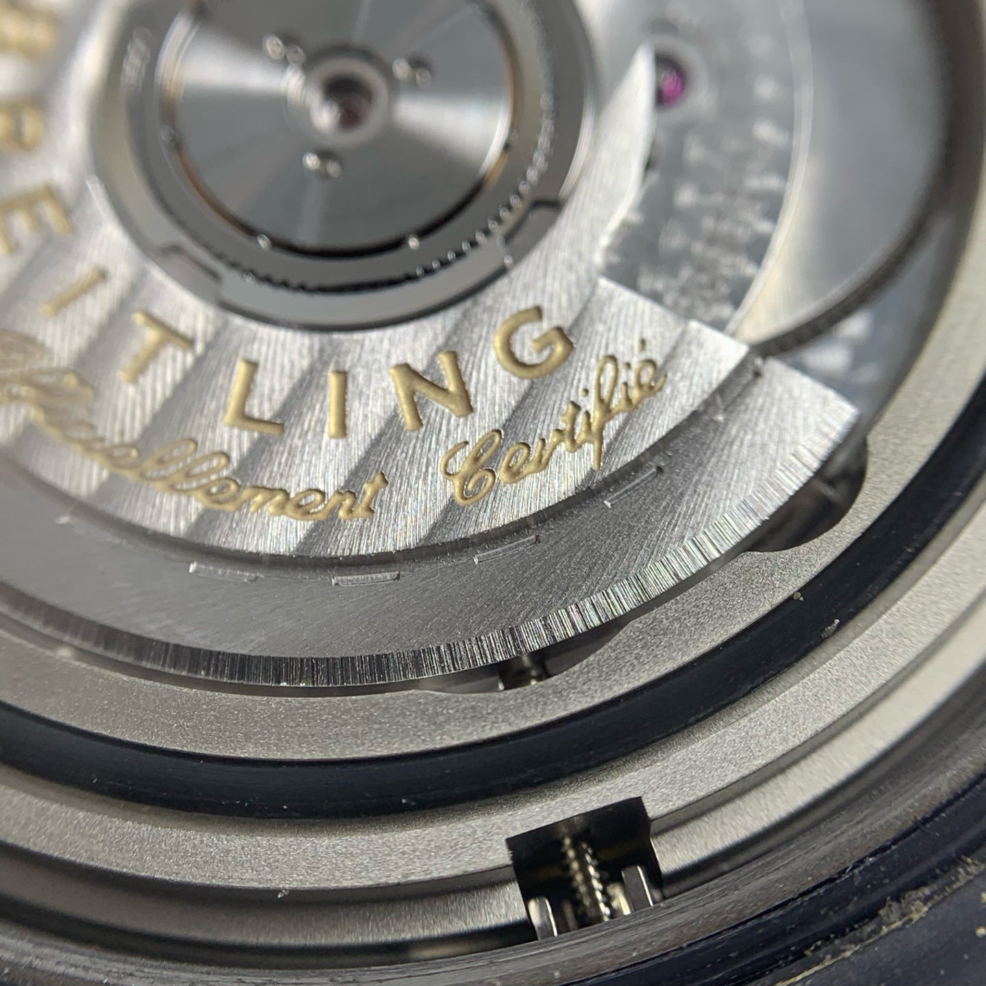 Breitling Avenger 45 millimeters V32395101B1X3