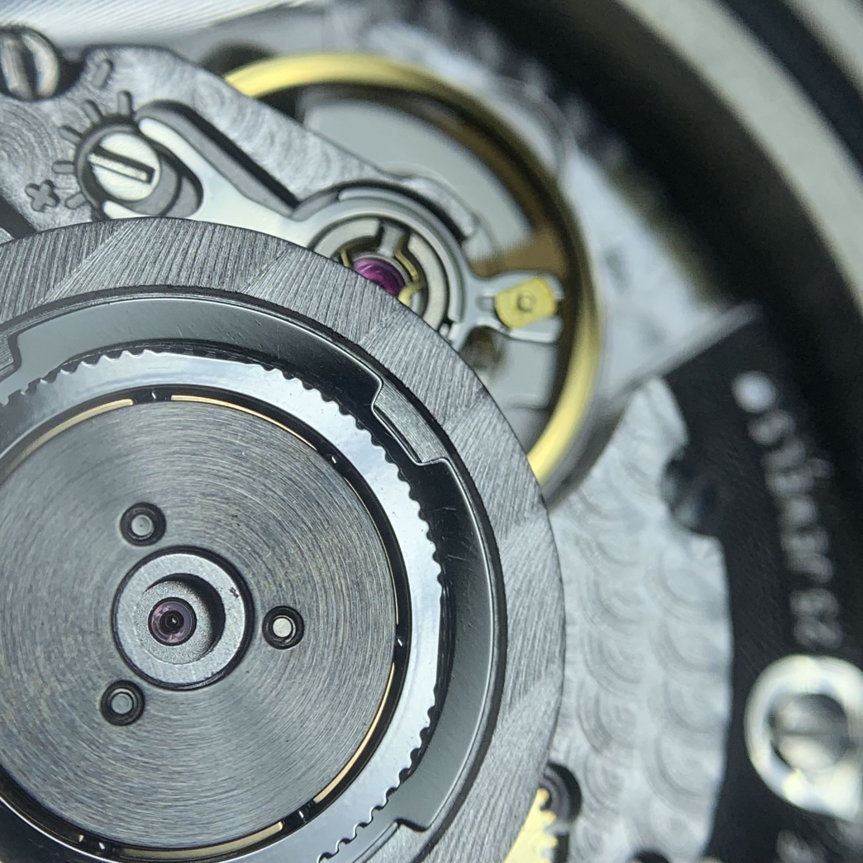 Breitling Avenger 45 millimeters V32395101B1X3