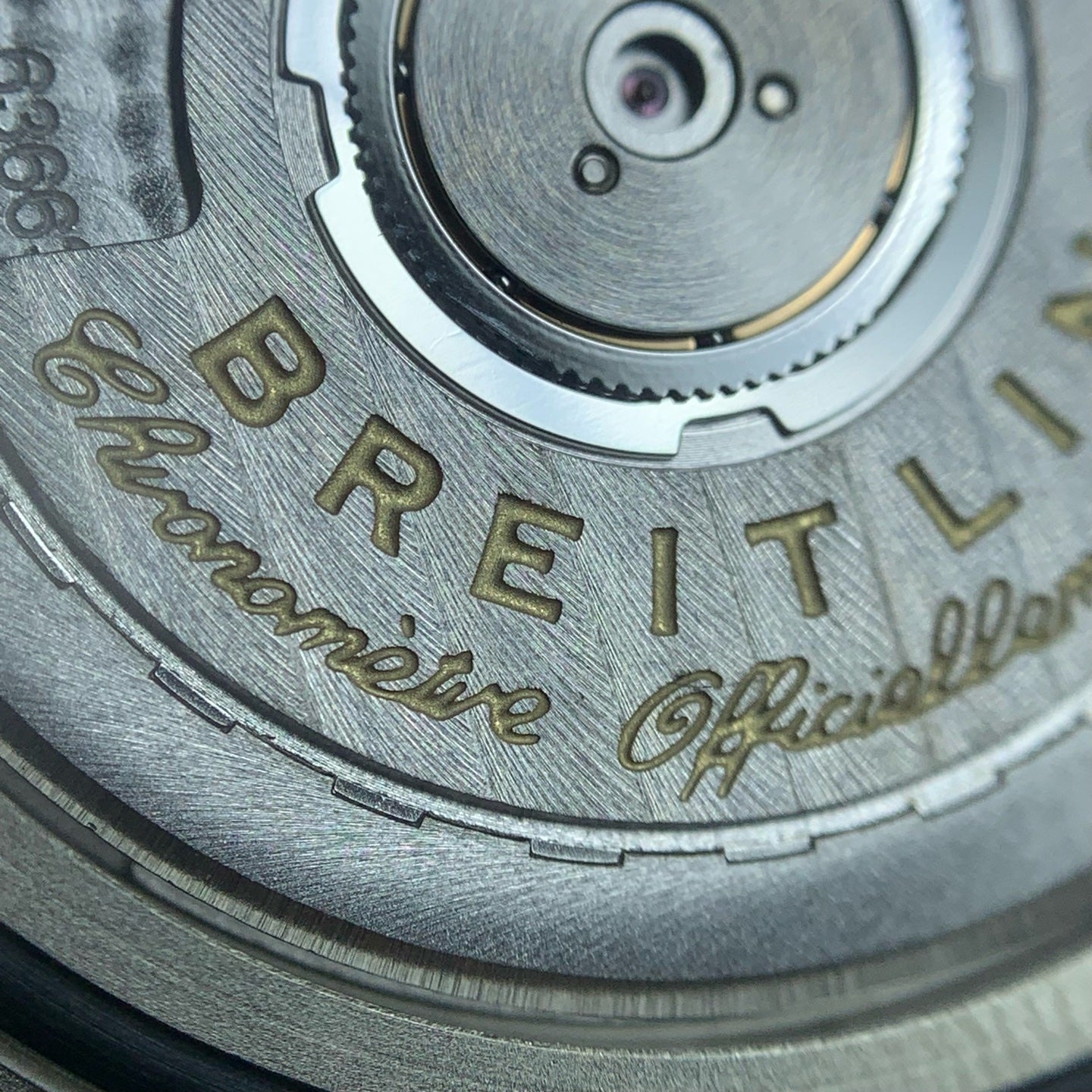 Breitling Avenger 45 millimeters V32395101B1X3