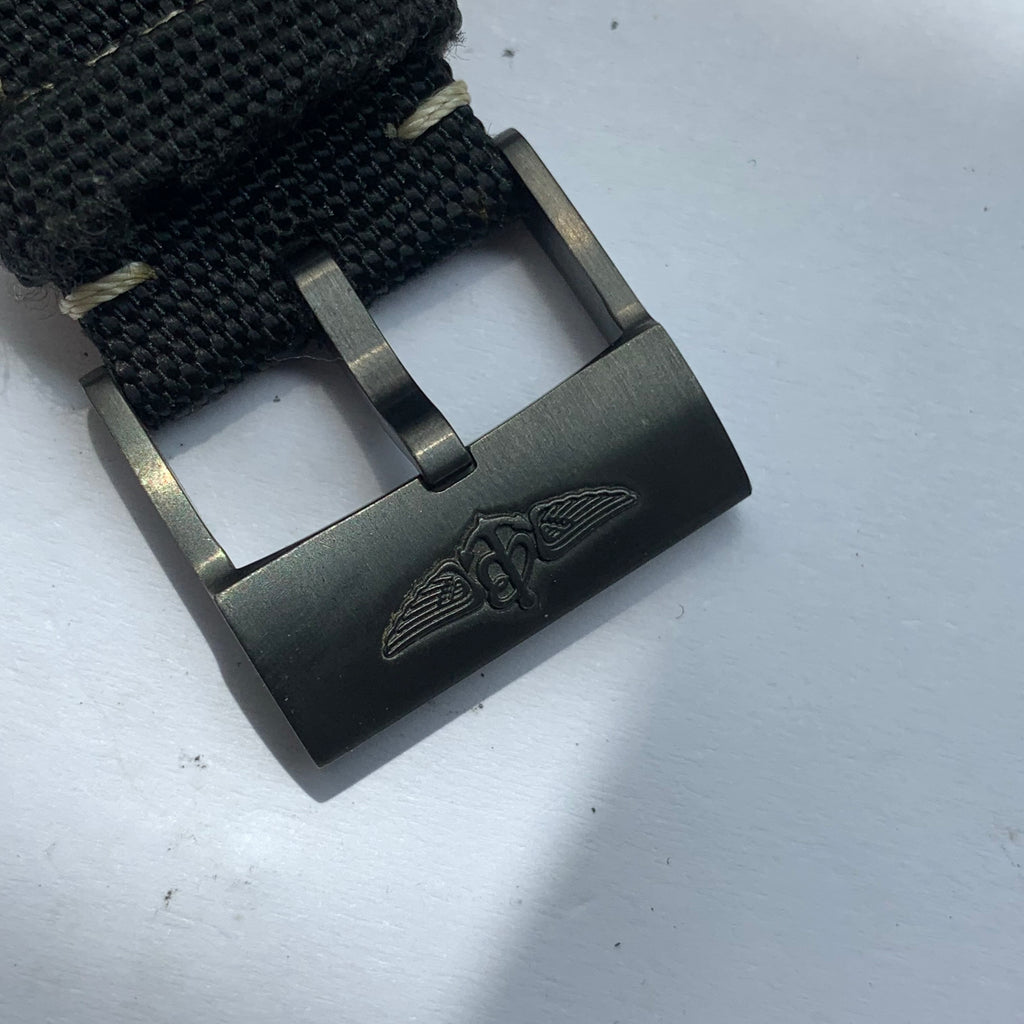 Breitling Avenger 45 millimeters V32395101B1X3