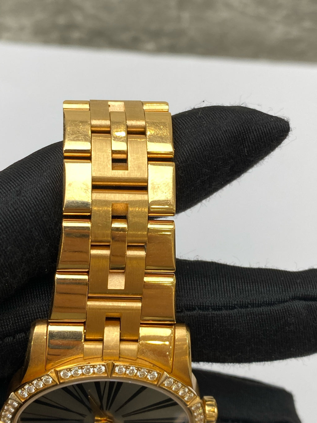 Roger Dubuis White Automatic (self-winding) watch