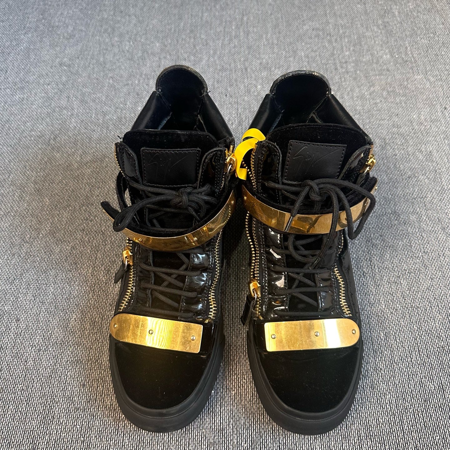 jz Black Skate shoes