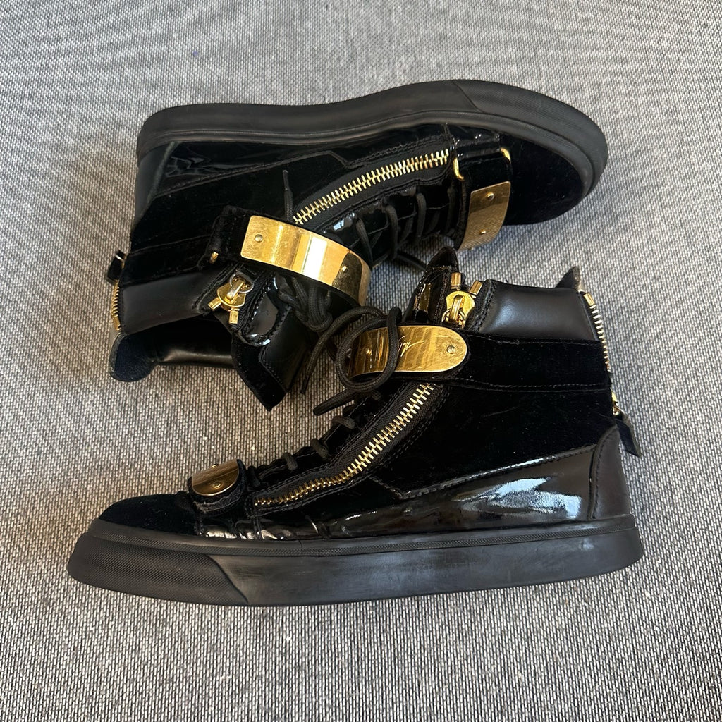 jz Black Skate shoes