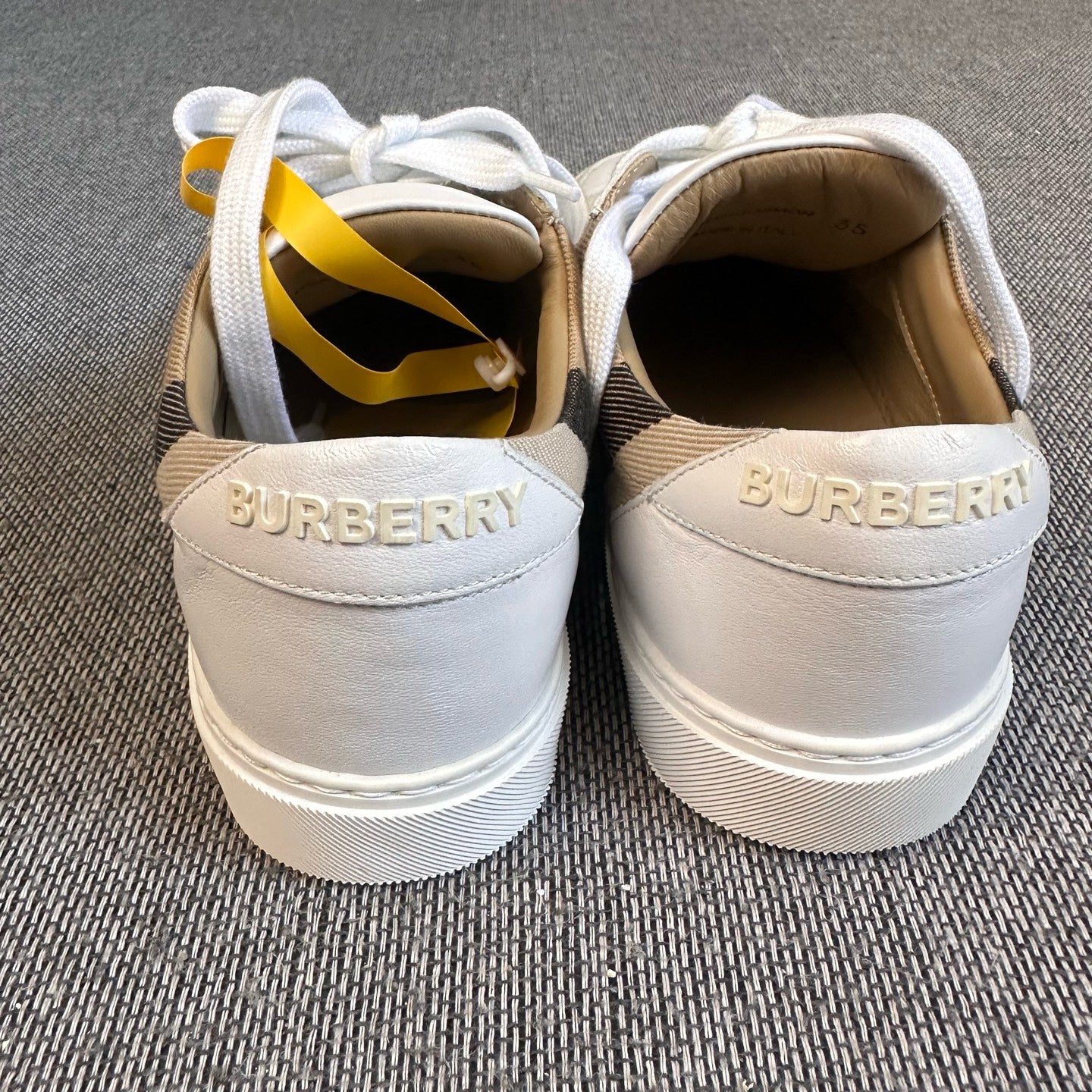 Burberry White Skate shoes