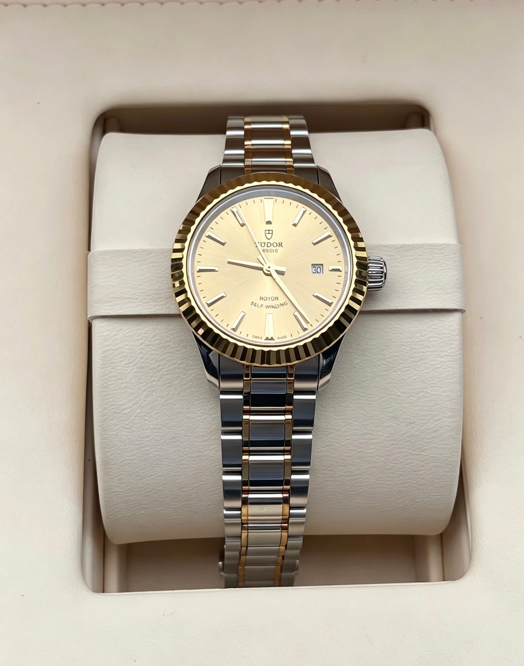 Tudor Fashion Series Gold Automatic (self-winding) watch 28 millimeters m12113-0001